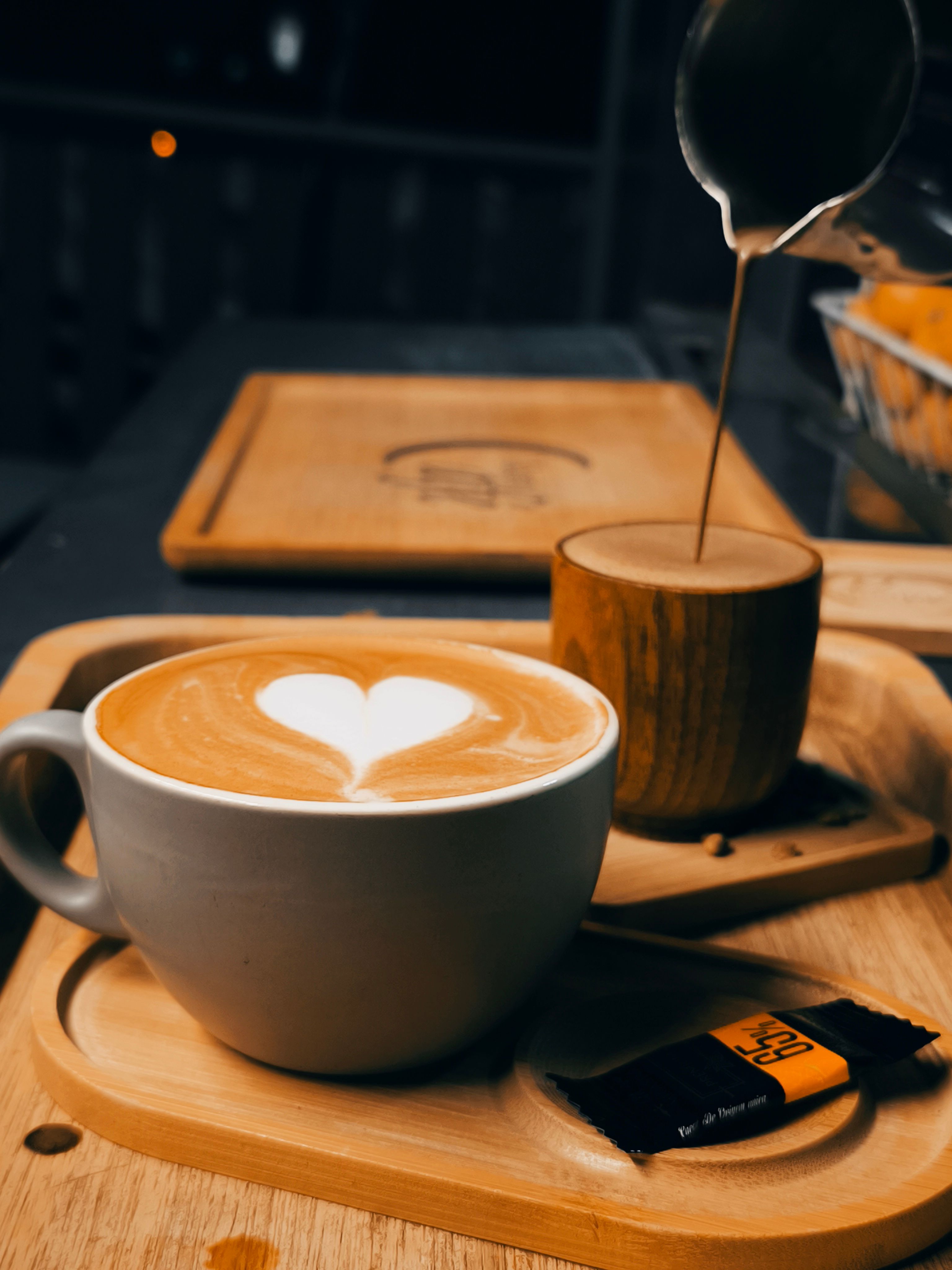 Online dating: starting a conversation on a niche platform
