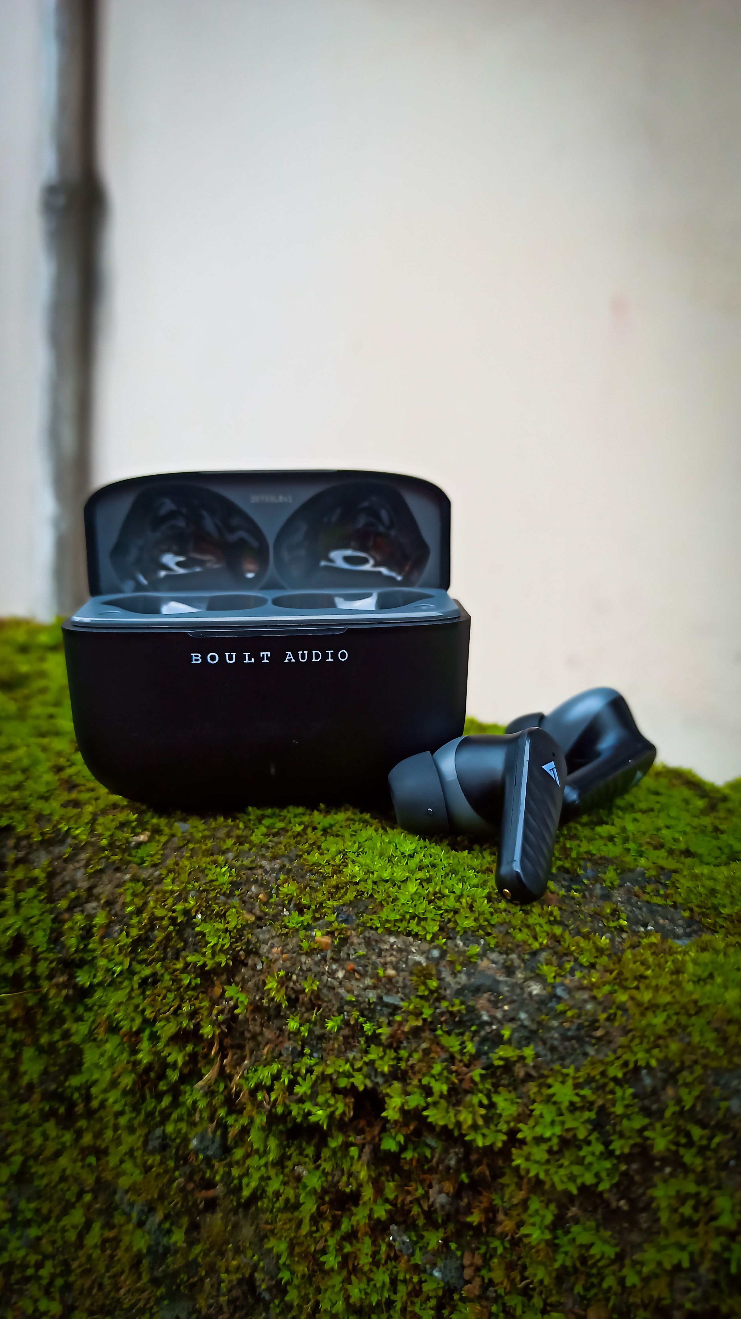 Lumen Bluetooth Neckband Earphones - photo 3