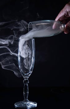 Una copa e humo