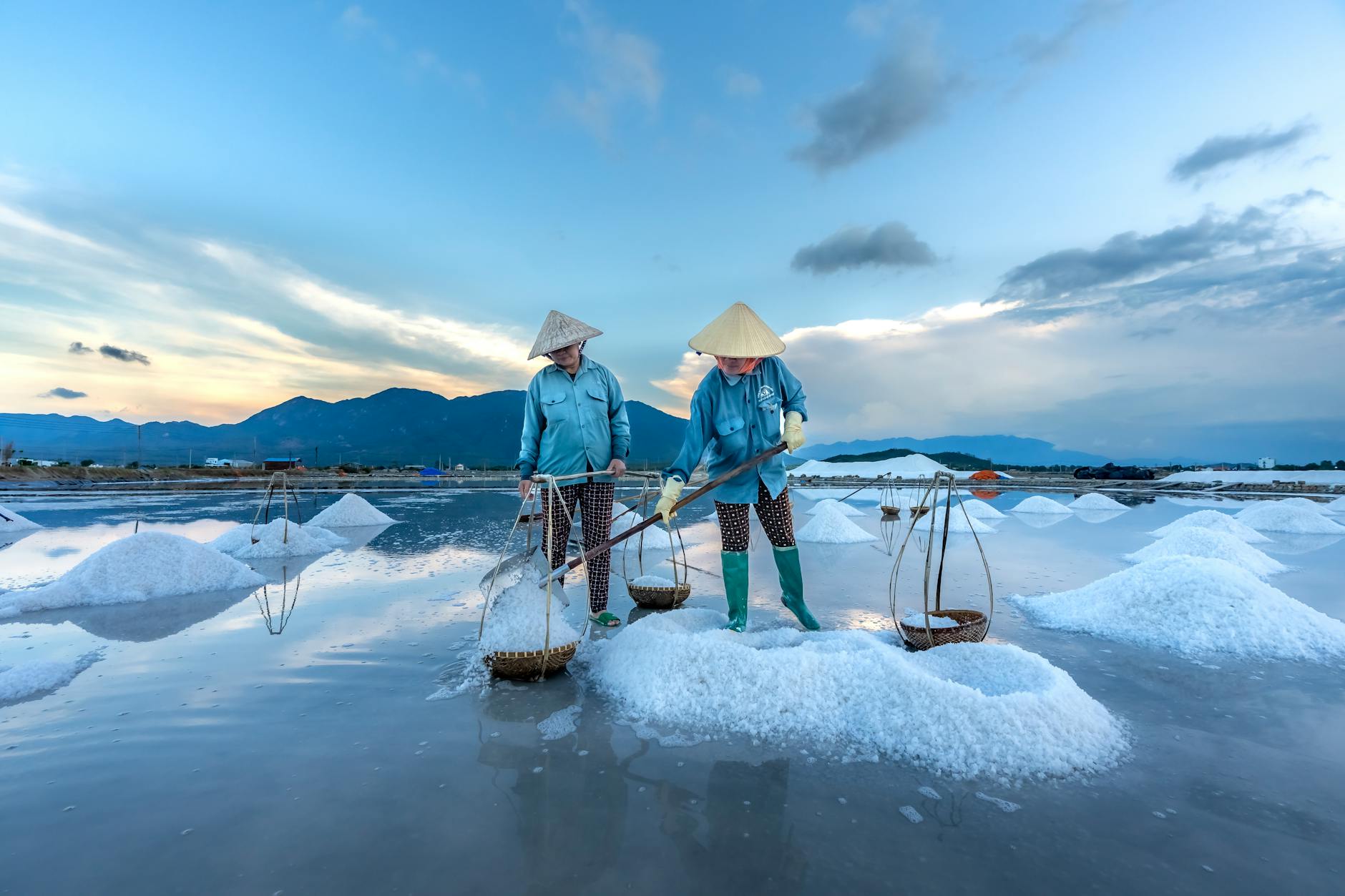 客戶關係管理系統 解鎖客戶滿意度10倍成長的關鍵 客戶關係管理系統 解鎖客戶滿意度10倍成長的關鍵 - 數據分析圖表