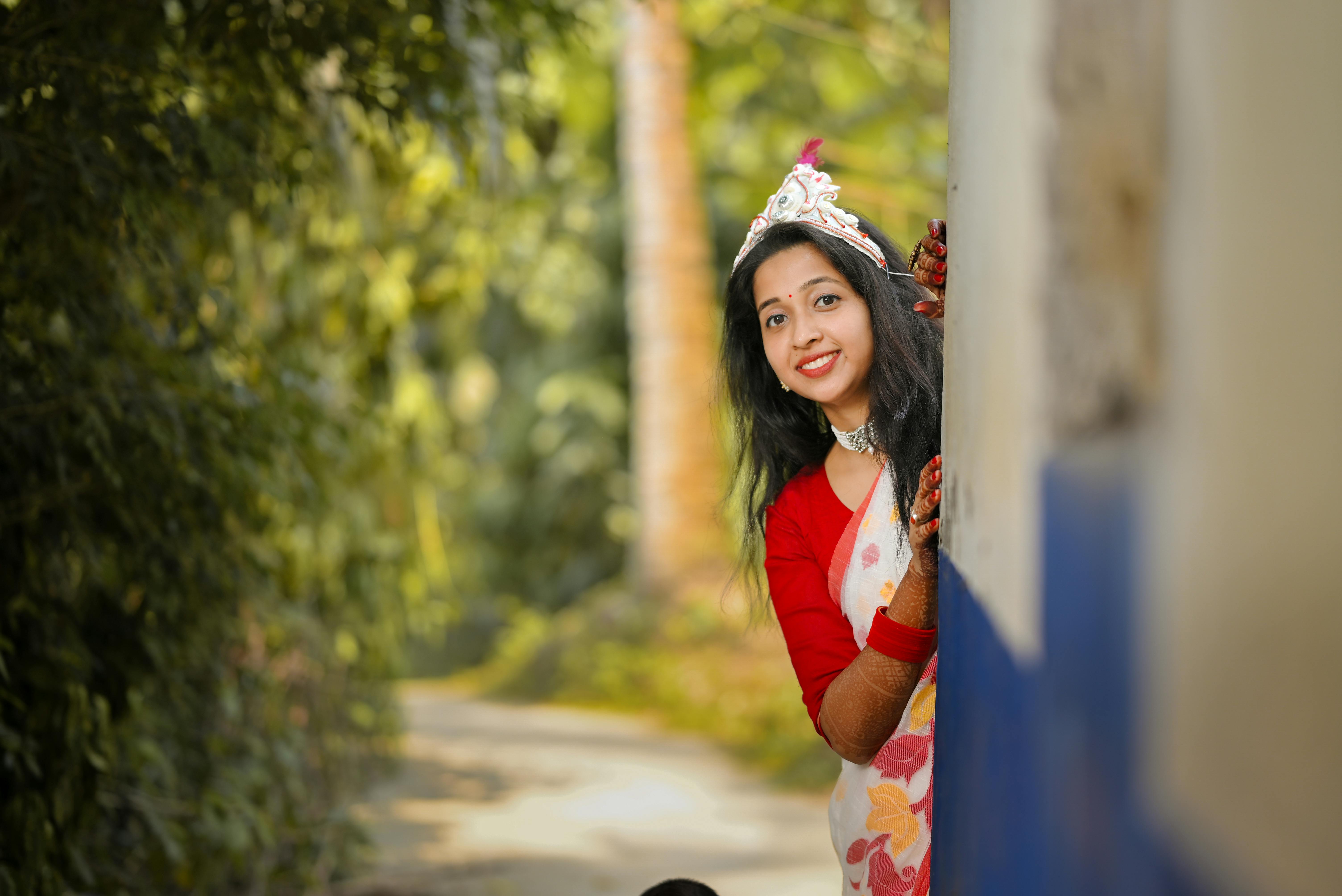 Zee BanglaSonar, a Bengali general entertainment channel, launched — Photo by FLIQAINDIA on Pexels