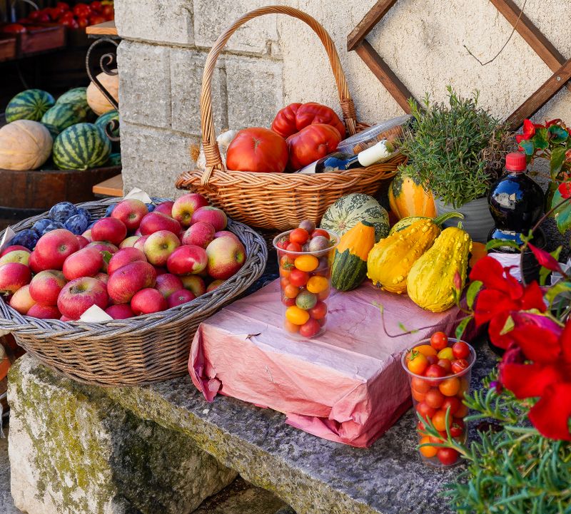Clifton Weekend Farm Haat
