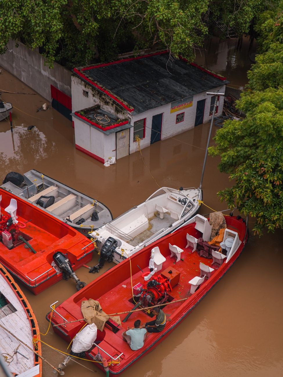 Nepal Flood Crisis Kills Hundreds, Displaces Thousands