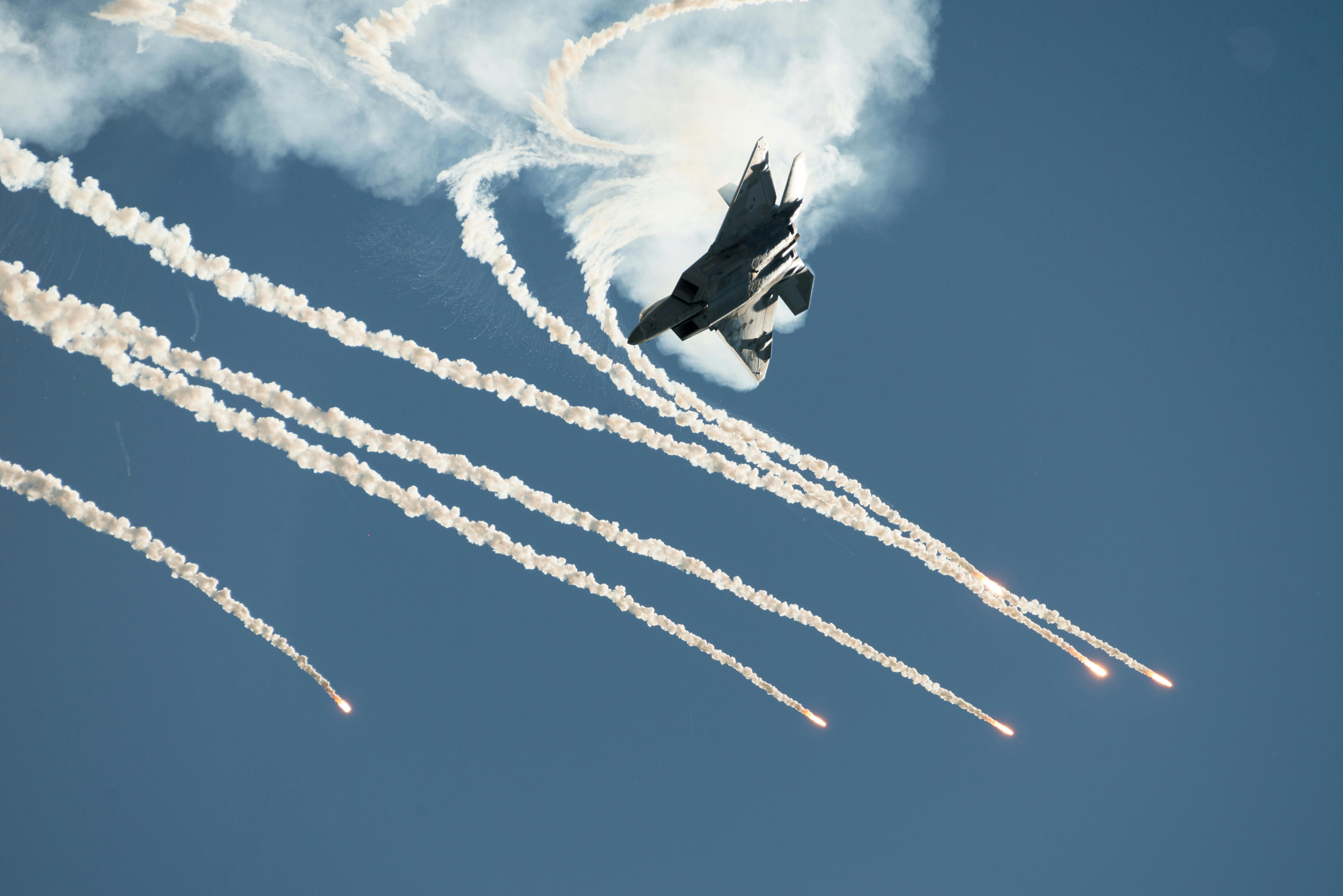 USS Dwight D. Eisenhower finishes maintenance, repairs — Photo by Waddle Aero on Pexels