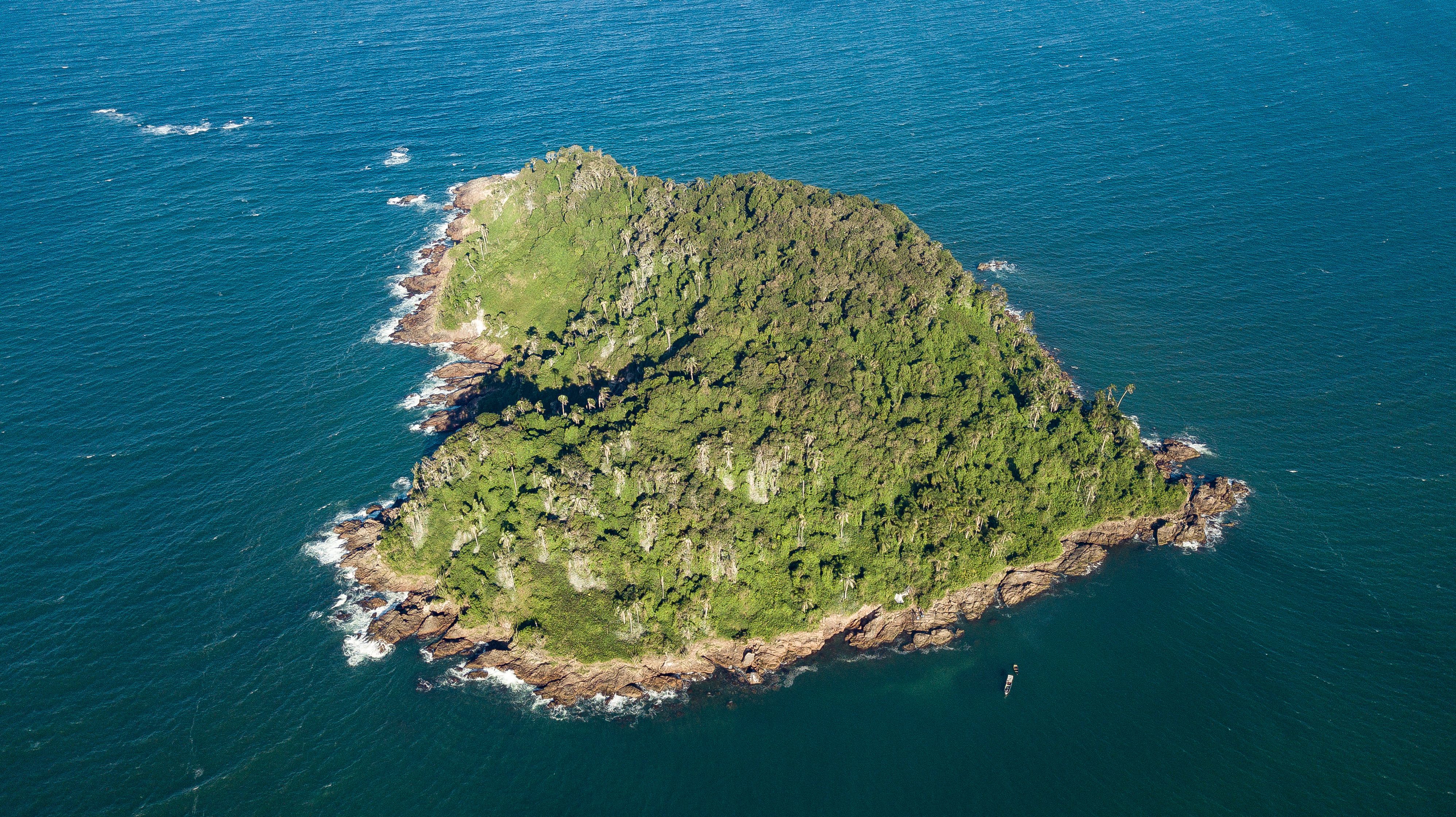 Ilha misteriosa aparece e desaparece em lago no Canadá