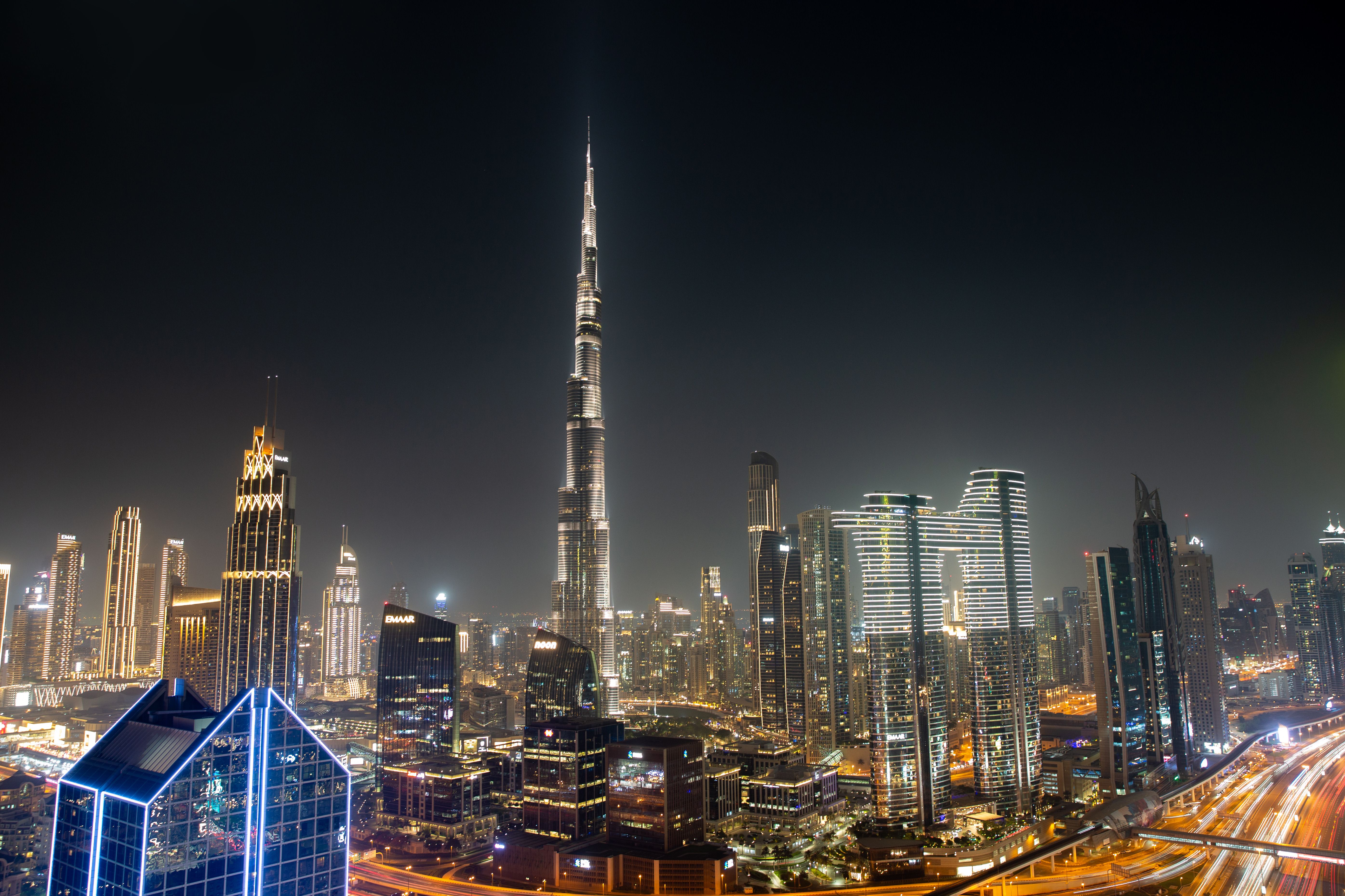 stunning-night-skyline-of-dubai-featuring-burj-khalifa-free-stock-photo