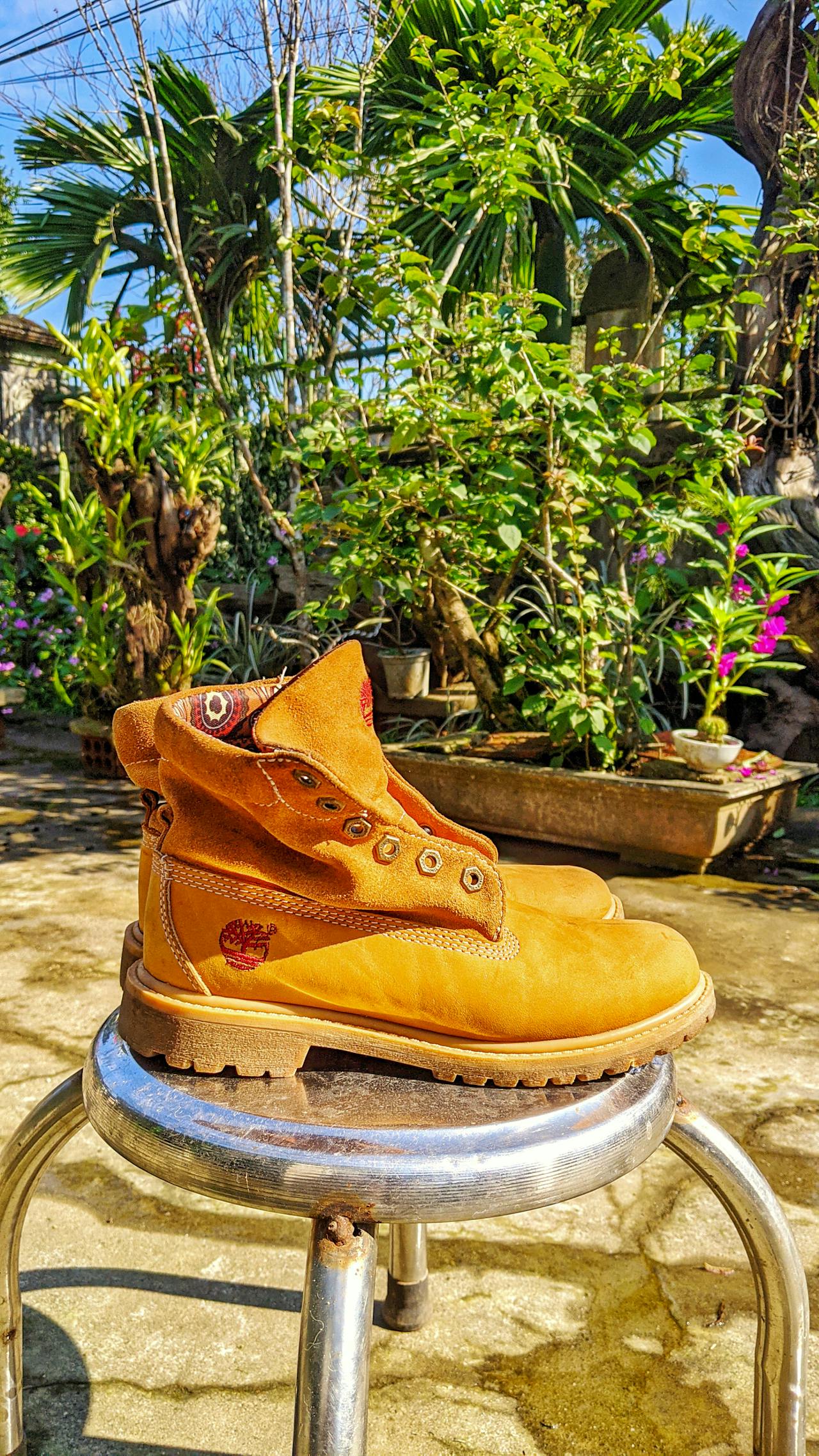 Viết bài văn nghị luận nêu suy nghĩ của em về lối sống vô cảm trong xã hội hiện nay