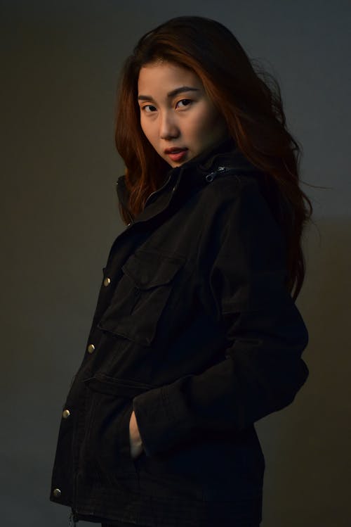 Základová fotografie zdarma na téma asiatka, brunetka, černá bunda