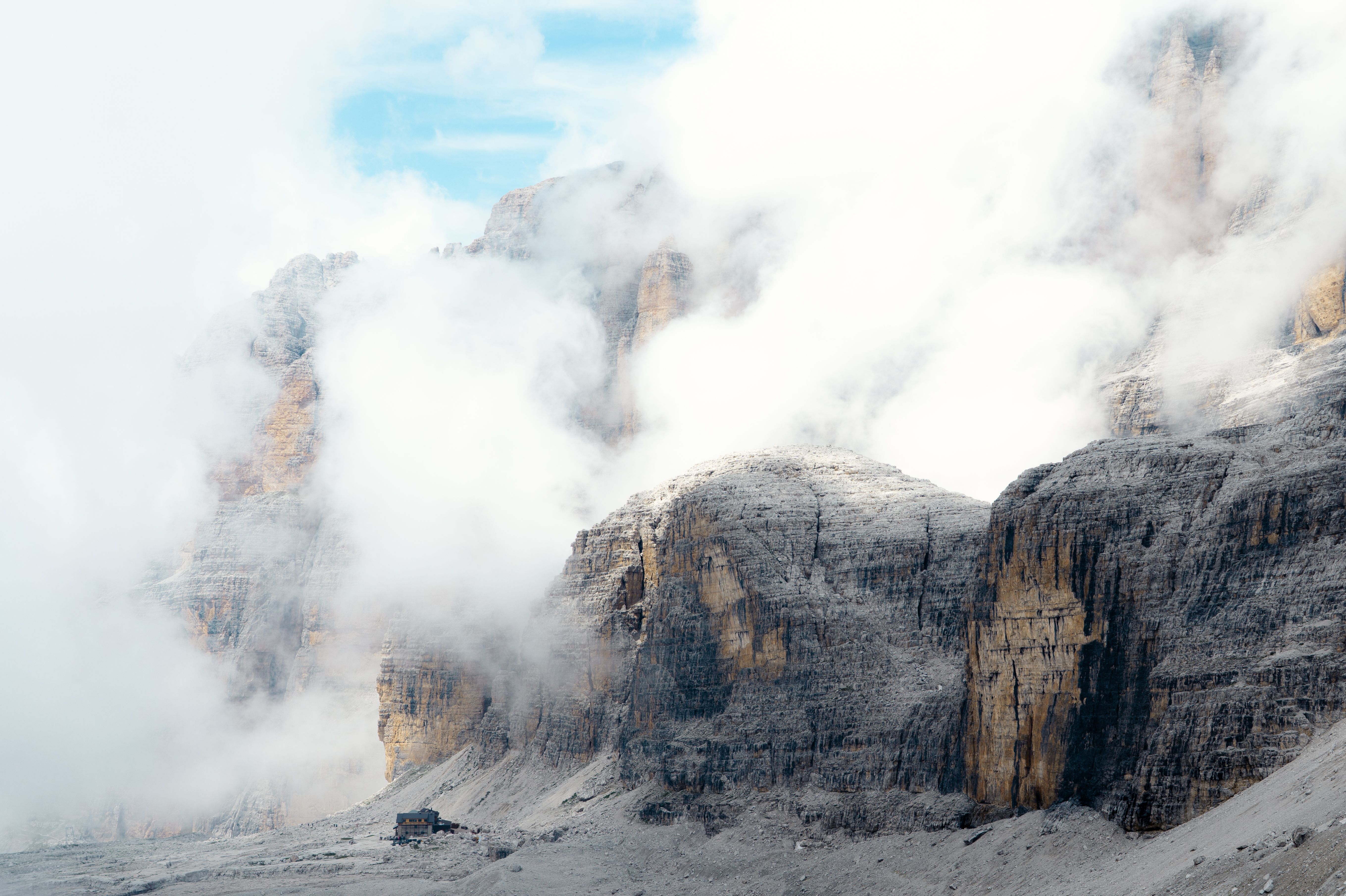 How to Plan a Self-Guided Hiking Day in the Dolomites With Hut Reservations