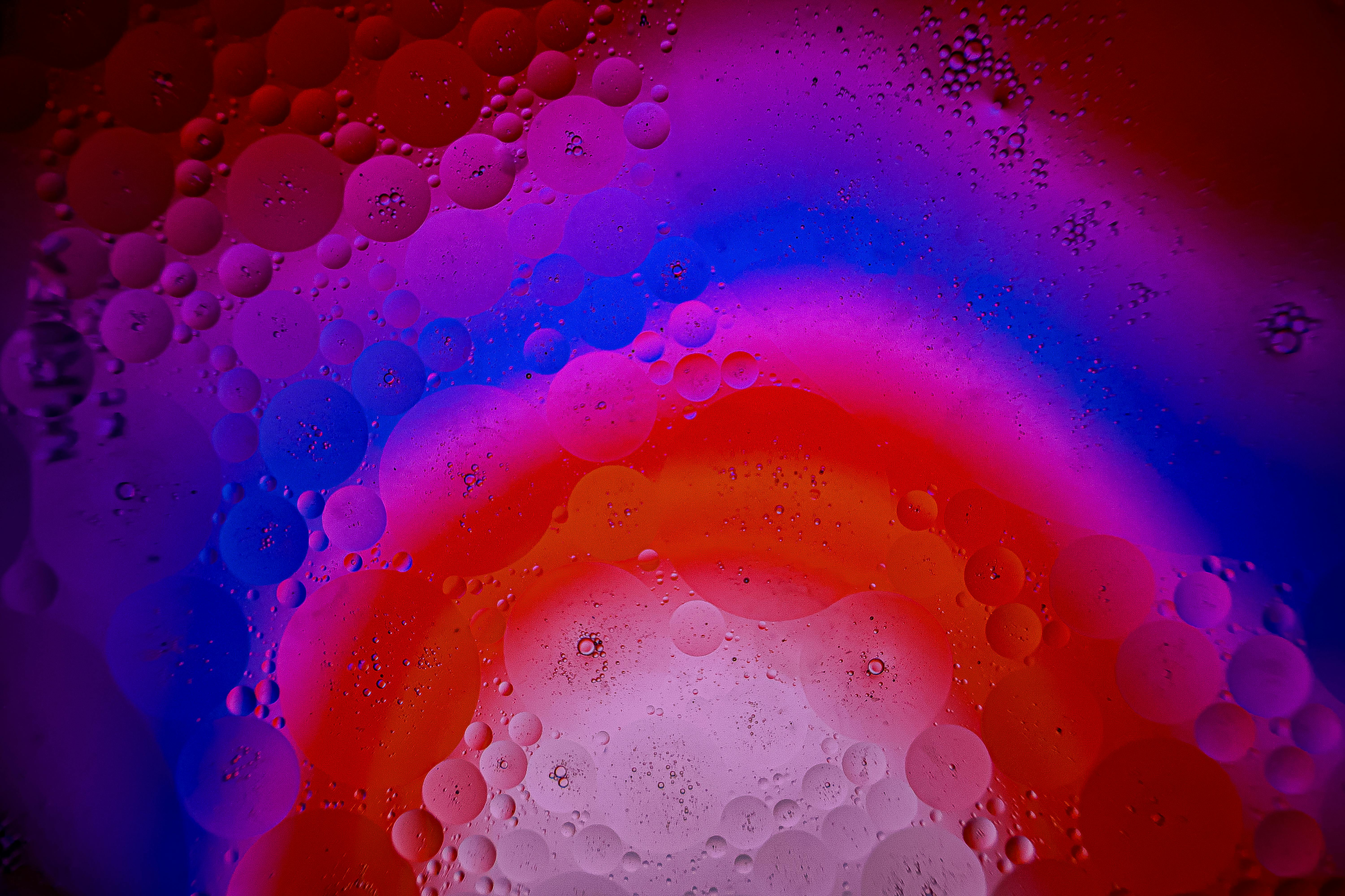 Gratuit Imagine abstractă colorată a bulelor în lichid, prezentând gradienți și texturi vibrante. Fotografie de stoc