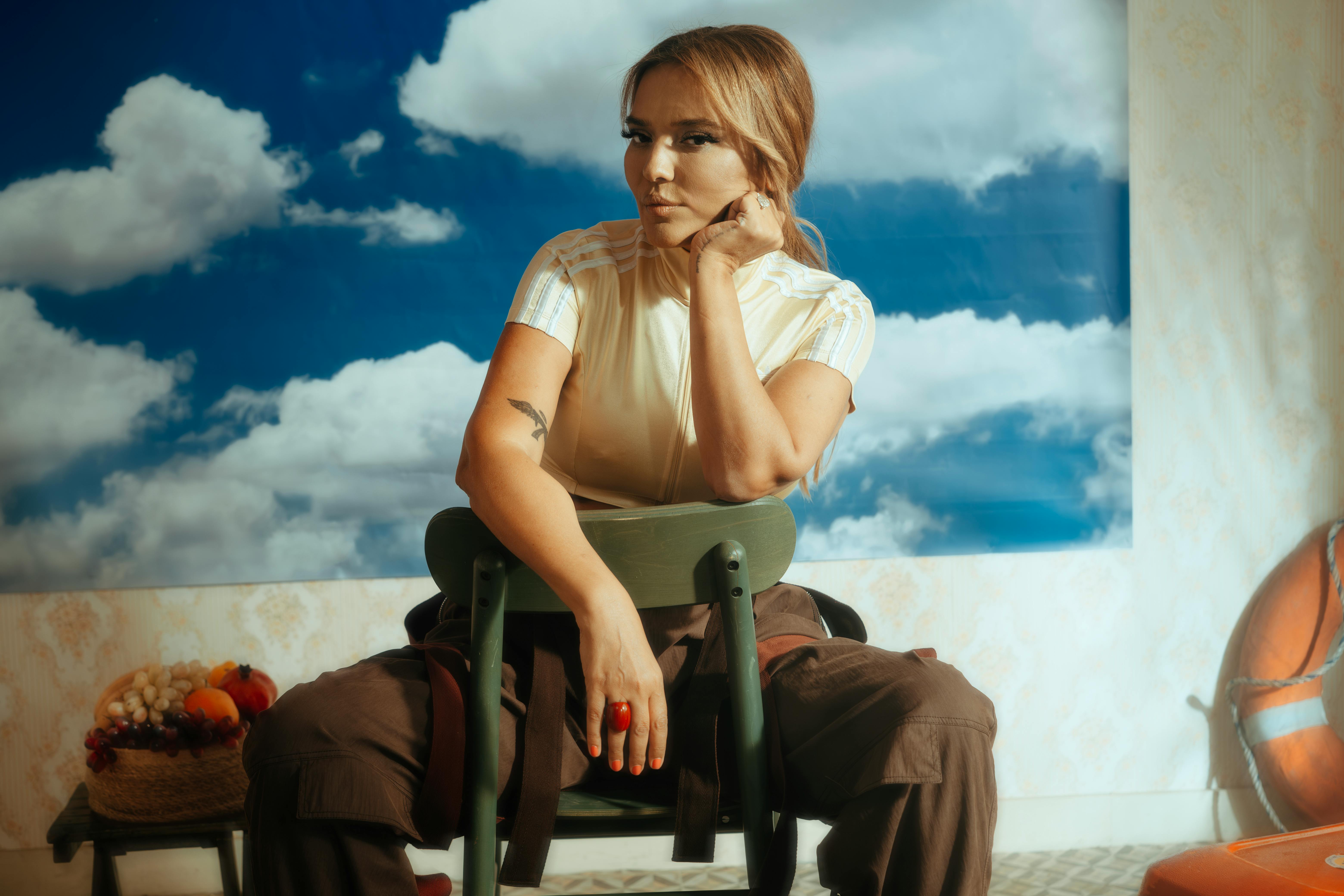 celebrity news, pop culture trends, entertainment industry, celebrity lifestyle, music awards, Celebrity & pop culture — Phot