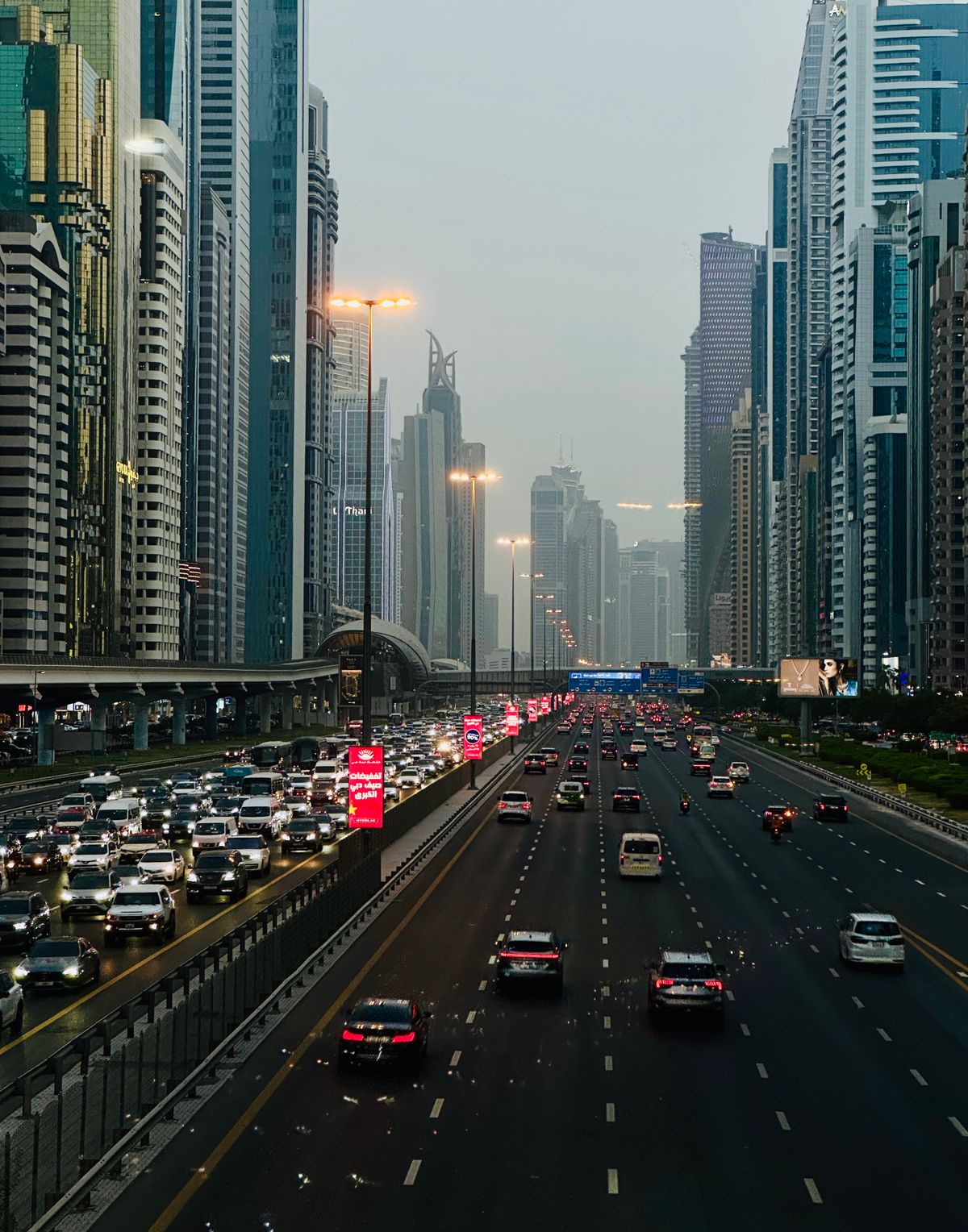 Dubai at twilight, the market The Meta Future builds ecommerce stores for