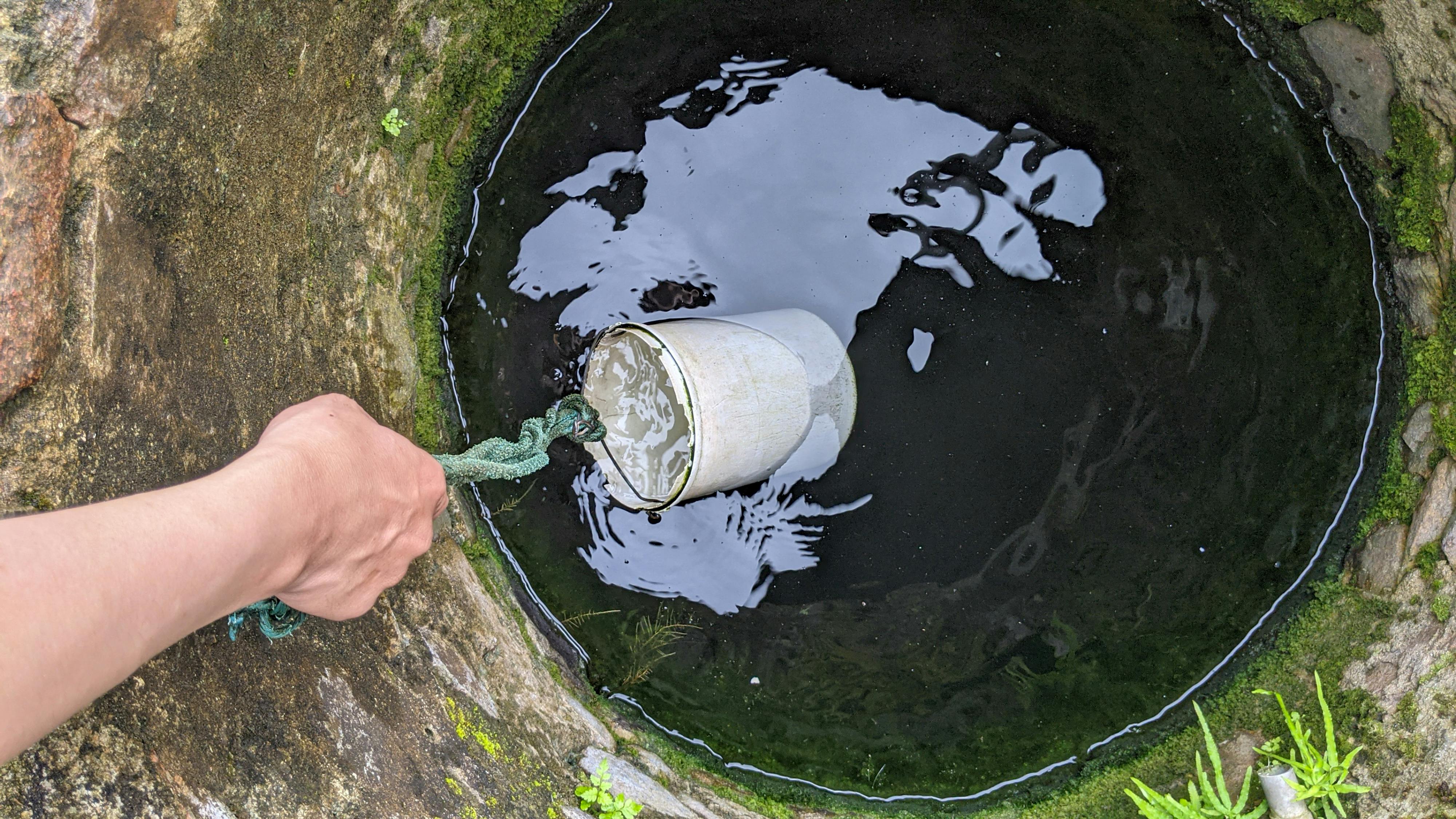 Tại sao ký ức sai lệch lại được ghi nhớ lâu hơn? 201 – thuyet am muu, fake news, niem tin, xa hoi hoc, tam ly hoc, tu duy, nhan thuc xa hoi, tu duy nhan thuc, ghi nho sai lech.