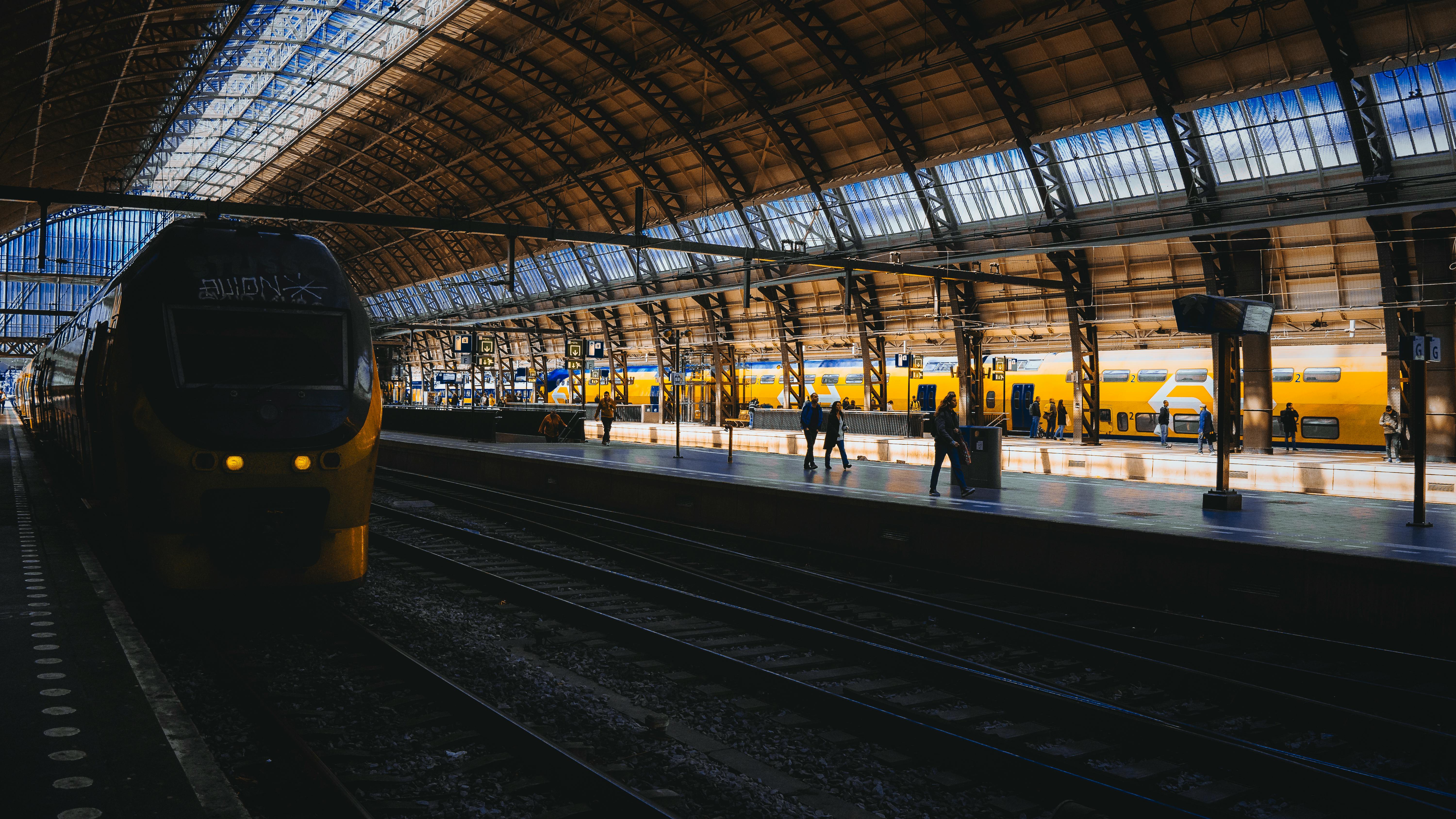 best general travel card — Photo by Chris Oberman on Pexels