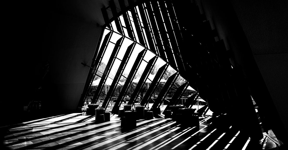 Mastering Light and Shadow in Artistic Photography
