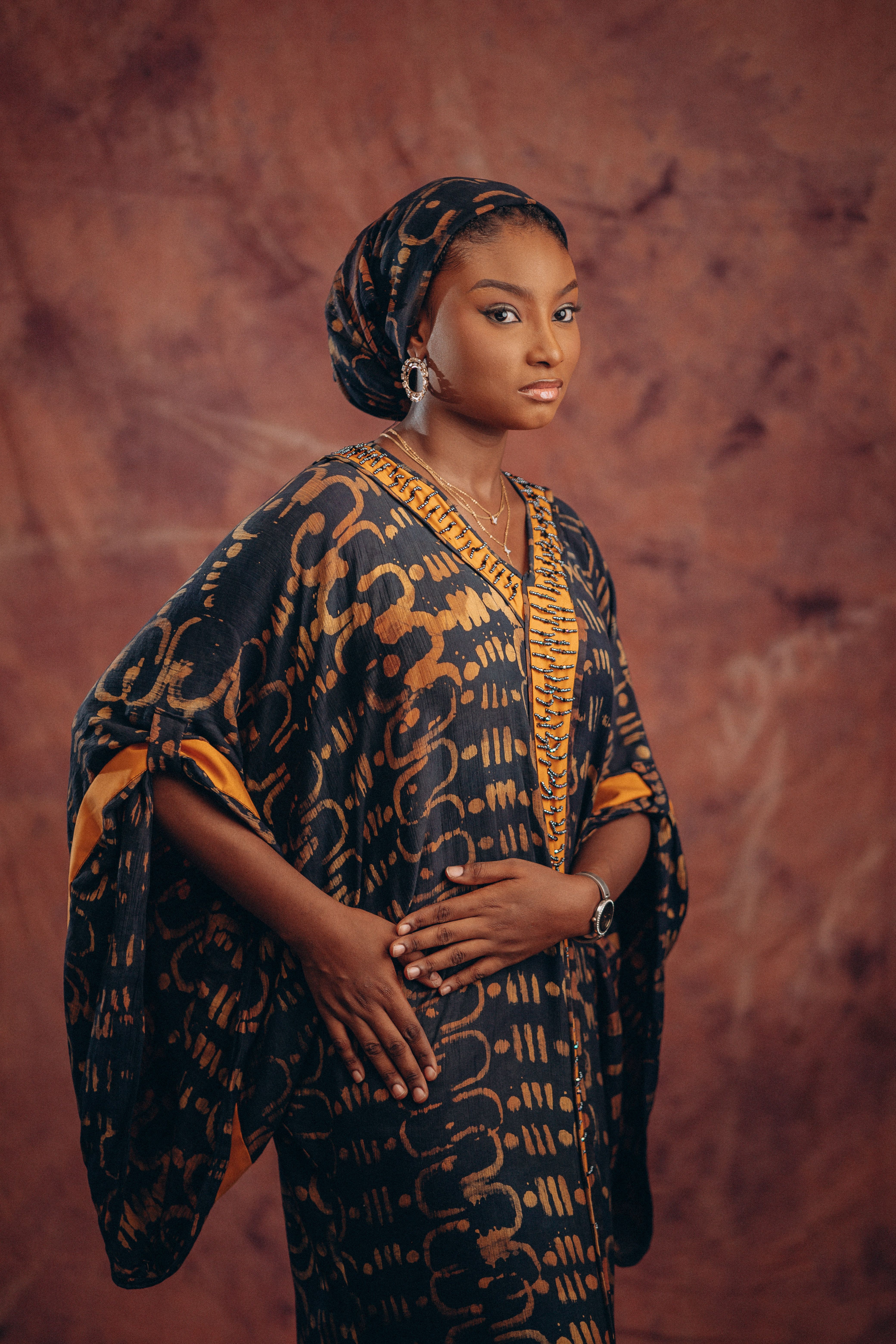 Elegant Woman in Traditional African Attire · Free Stock Photo