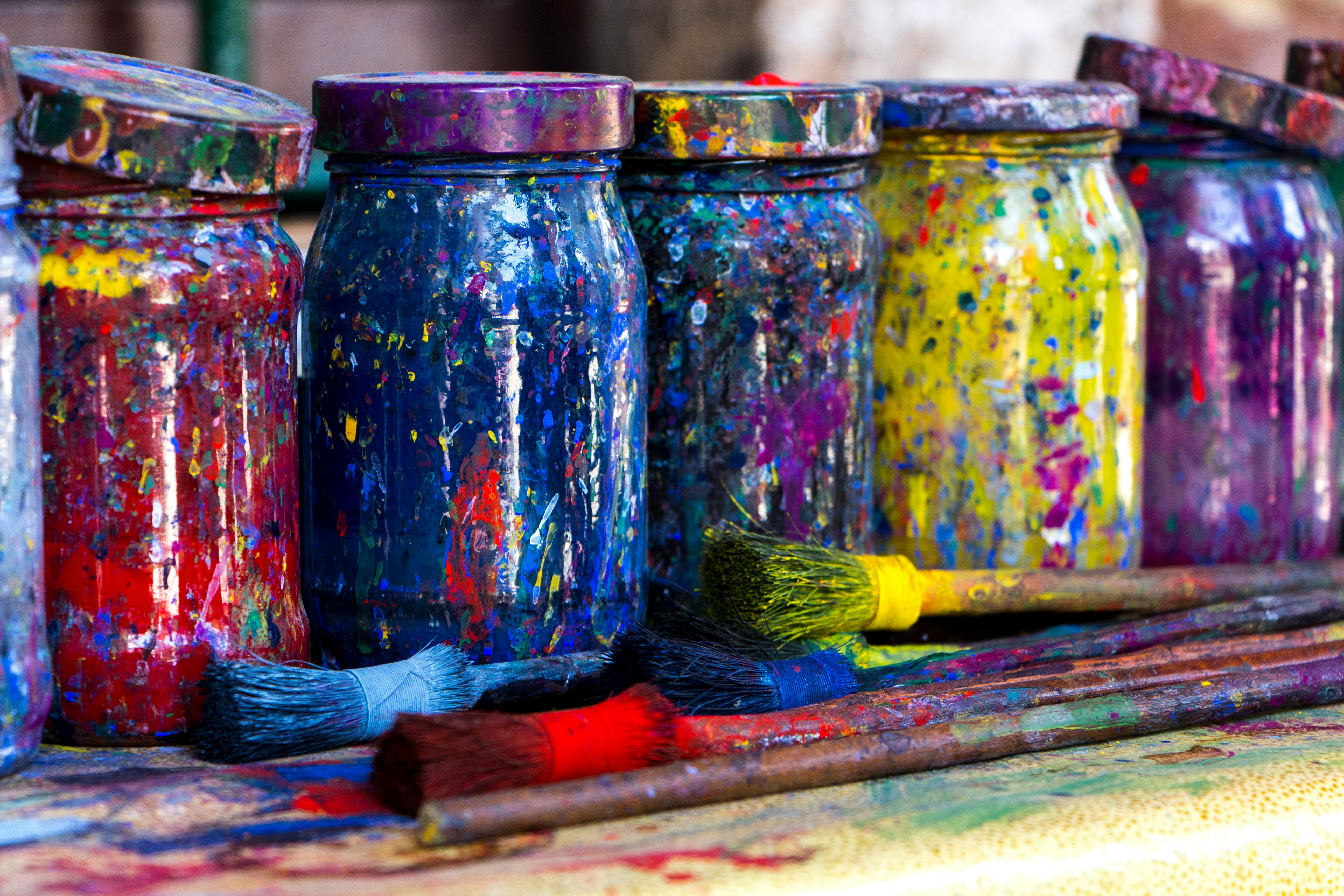 Arts and crafts as free time activity in England 2016, by age — Photo by Bülent  Özgöç on Pexels