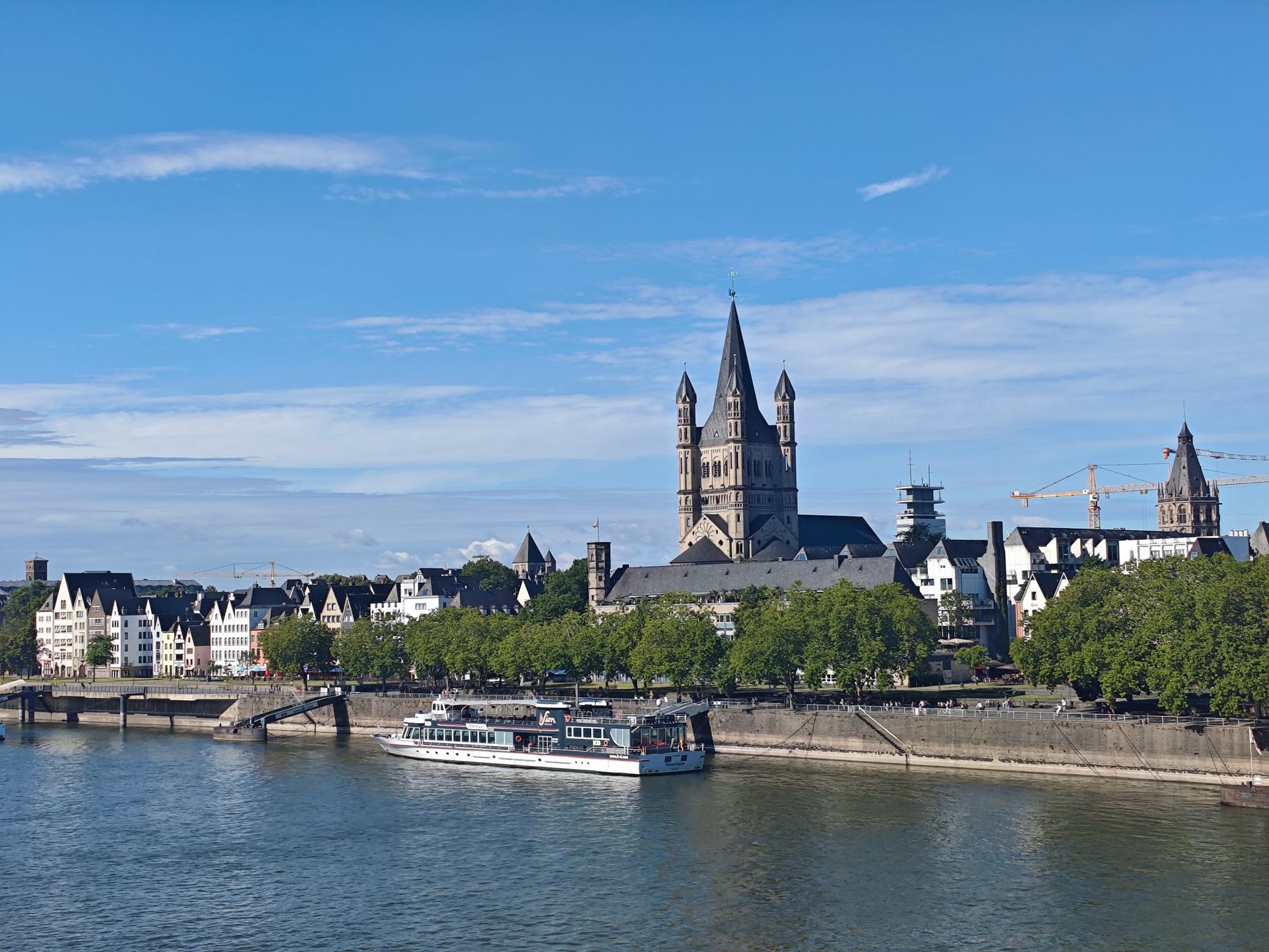 Cologne Altstadt — old town streets free to explore