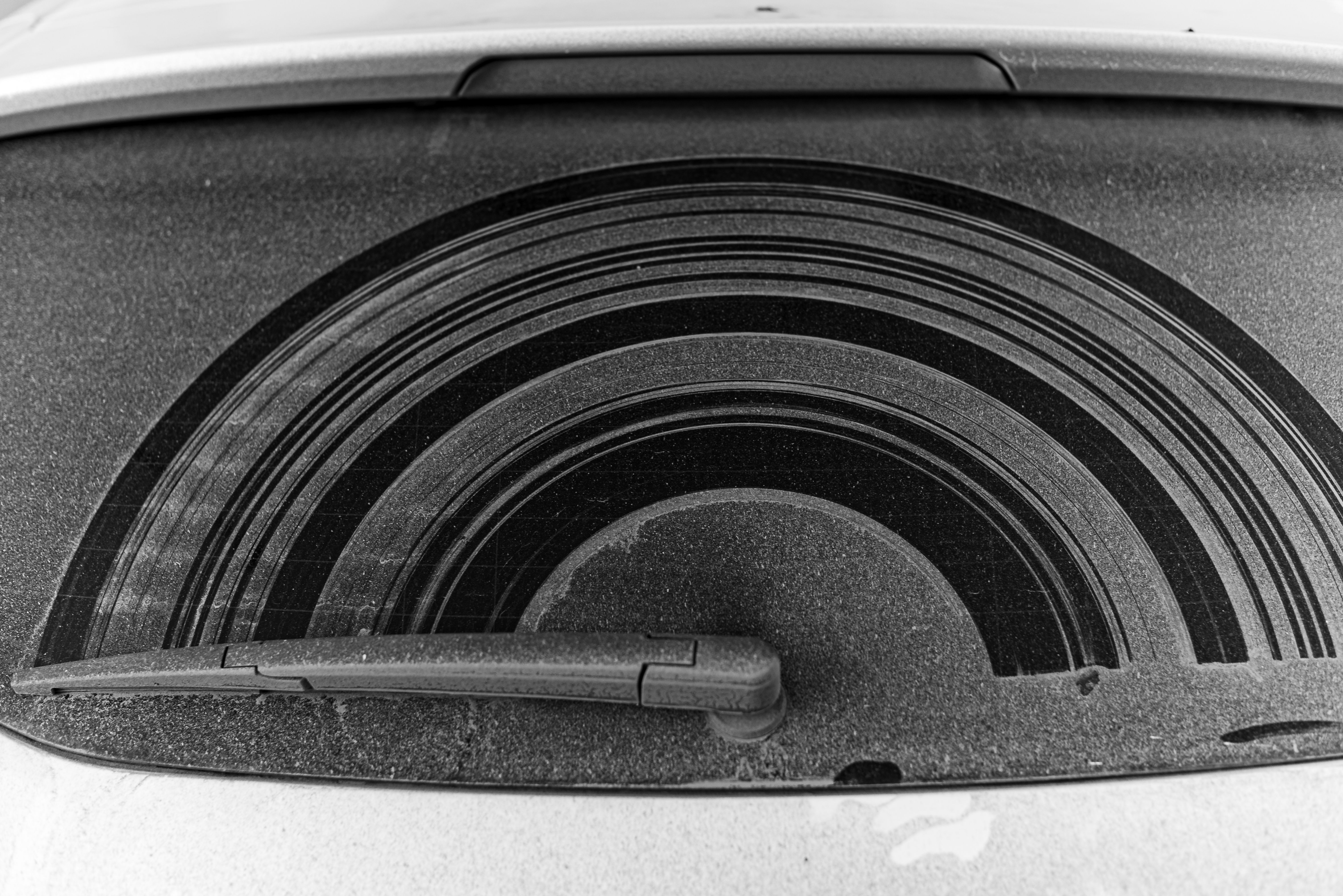 Why Your Car Windows Streak After Cleaning (And The Simple Fixes Pro Detailers Swear By)