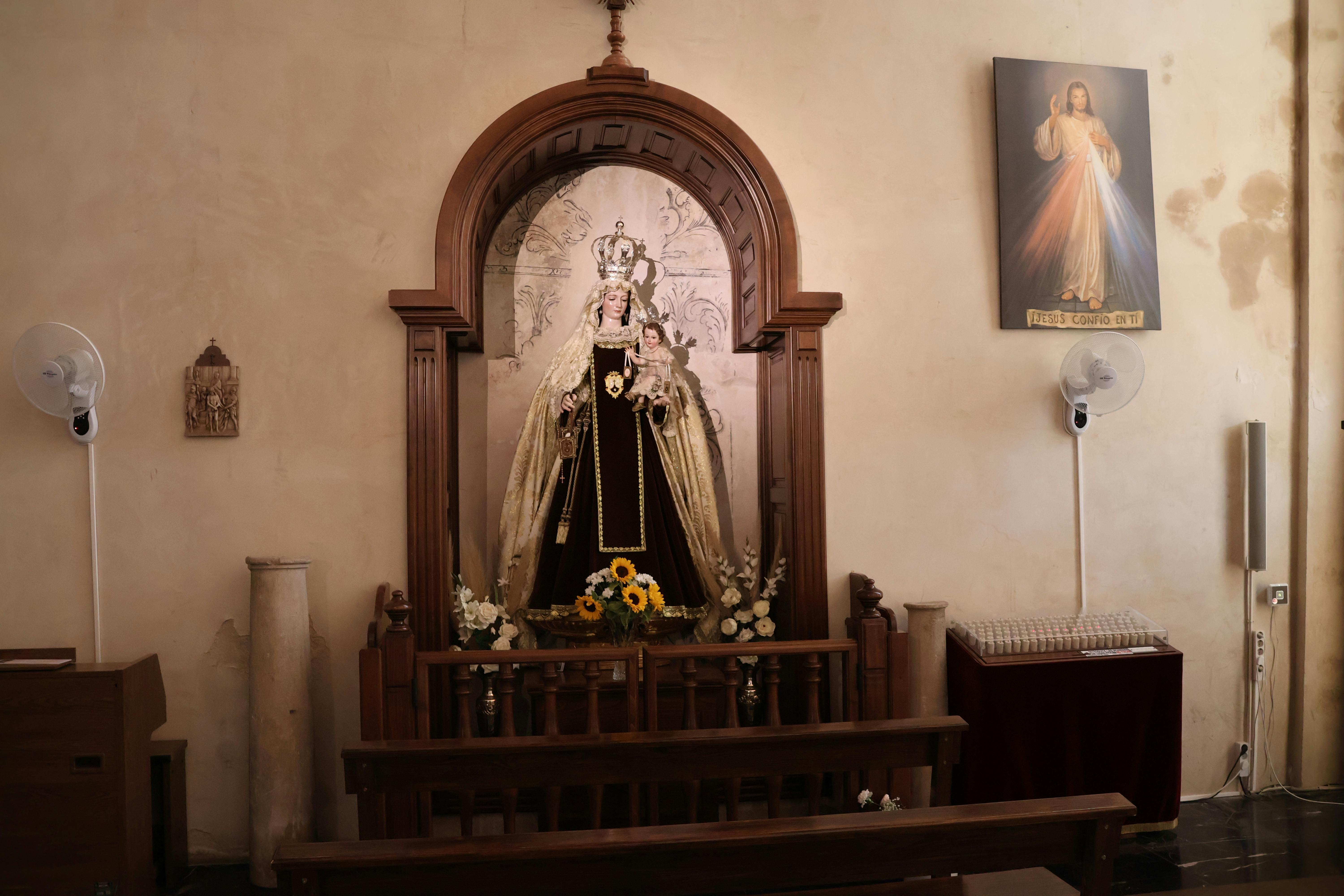 capilla lateral junto al altar mayor del santuario