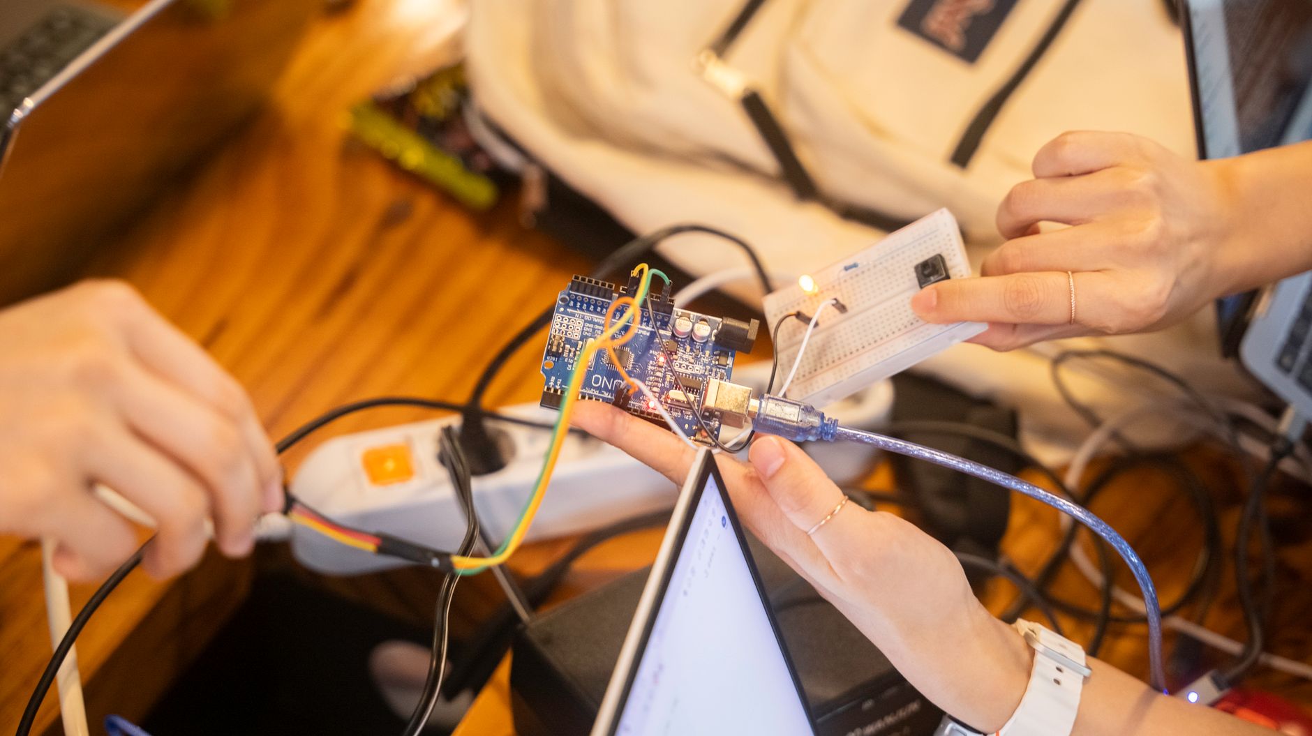 Electrónica y robótica — laboratorio maker