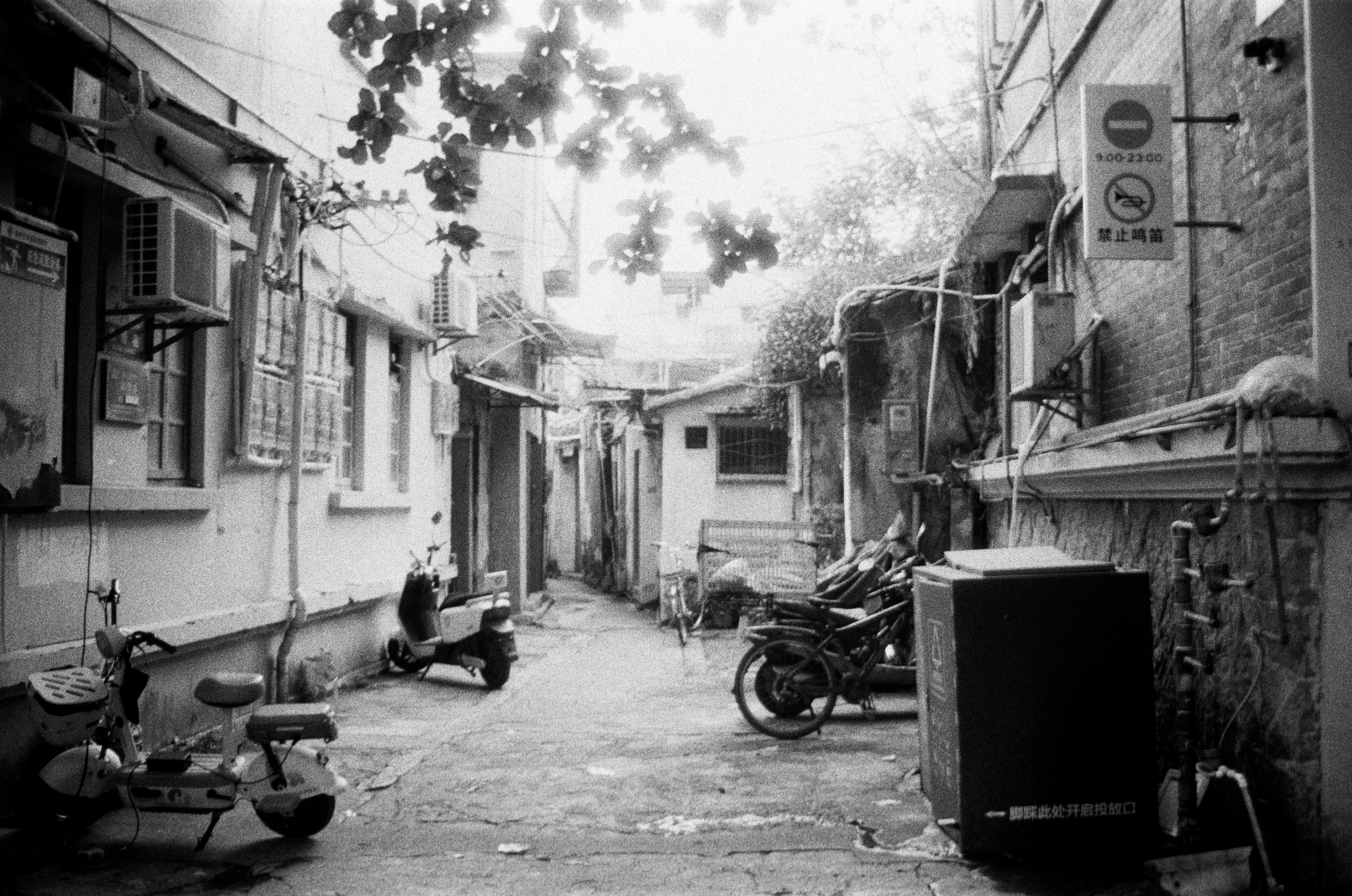 Urban Decay Photography: Exploring Beauty in Ruins