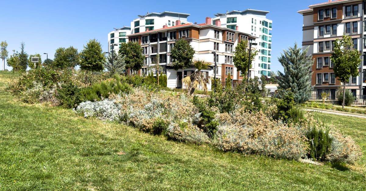 Contemporary residential complex in Elâzığ, Türkiye on a sunny day.