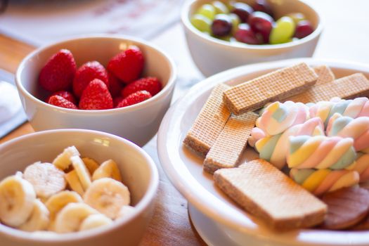 Fruit Fruit Flavored Sweetened Corn Puffs With Marshmallows
