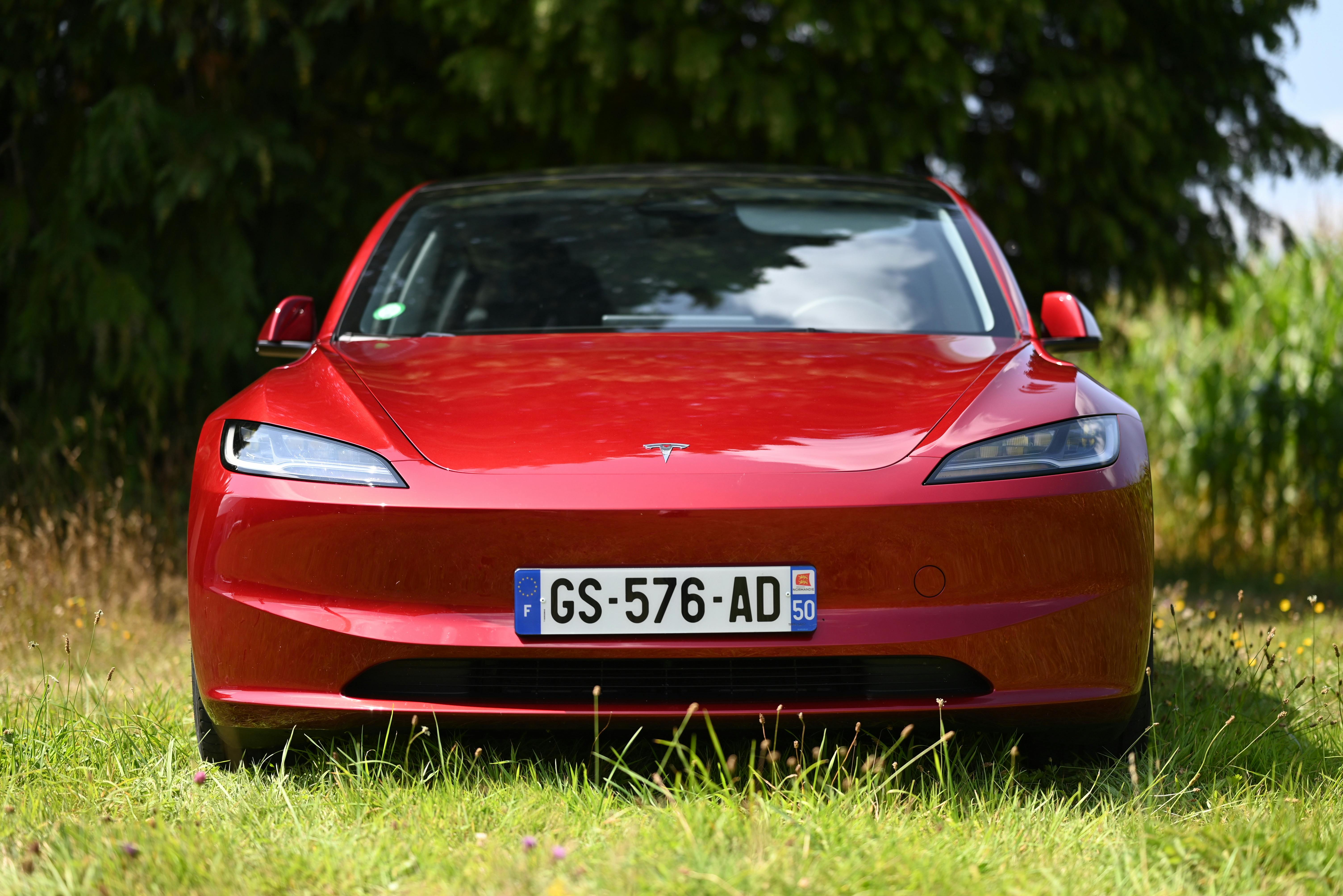 autonomous vehicles, electric cars, car connectivity, vehicle infotainment, driver assistance systems, automotive AI, smart m