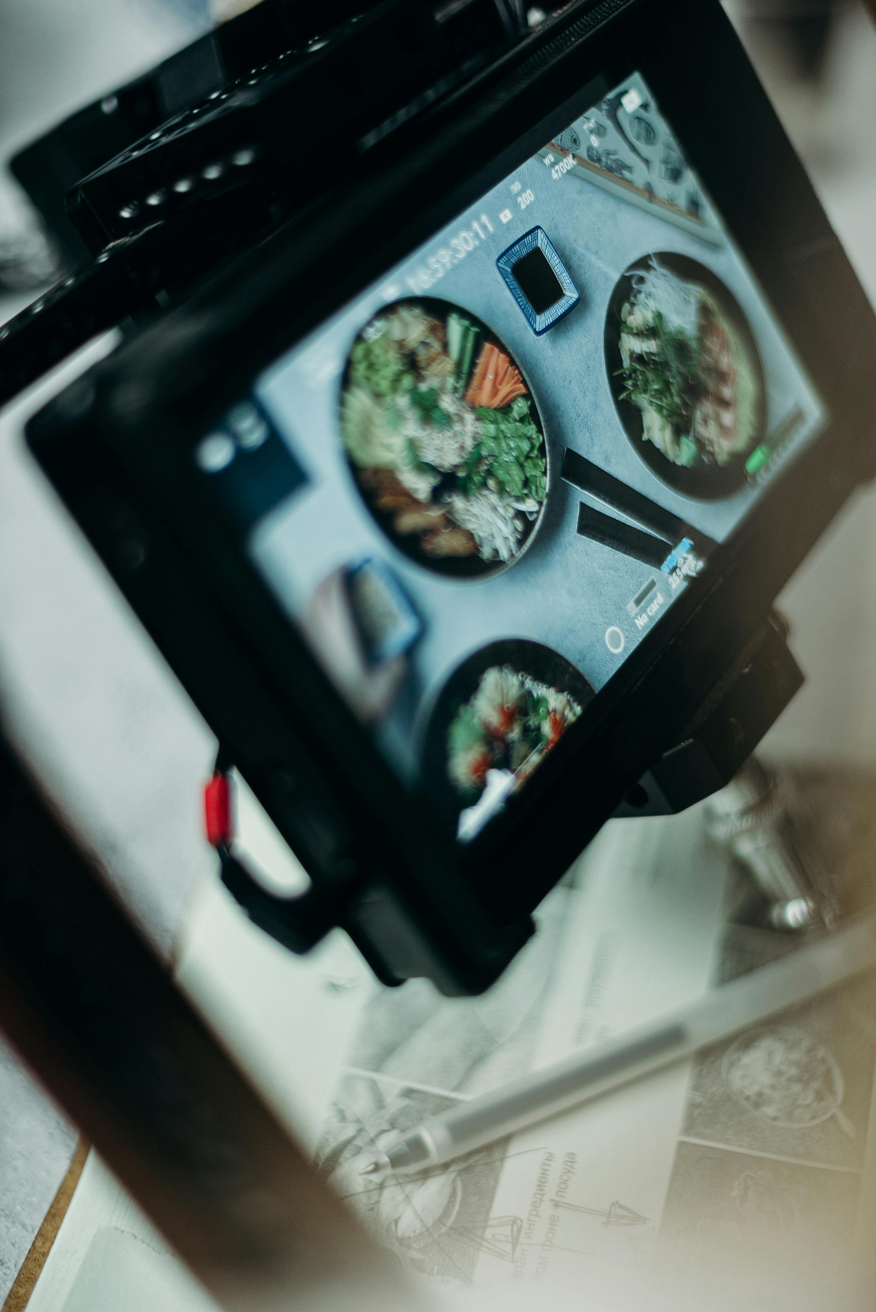 Dual-Screen vs Foldable Monitors: Which Should You Buy?