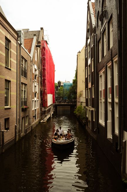<b>Cruising Through Canal Charm</b> <b>Cruising Through Canal Charm</b>