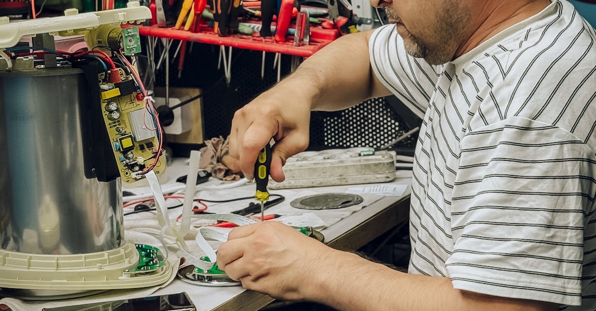 工藝生活化 南開師生聯手展出精美琉璃系列作品