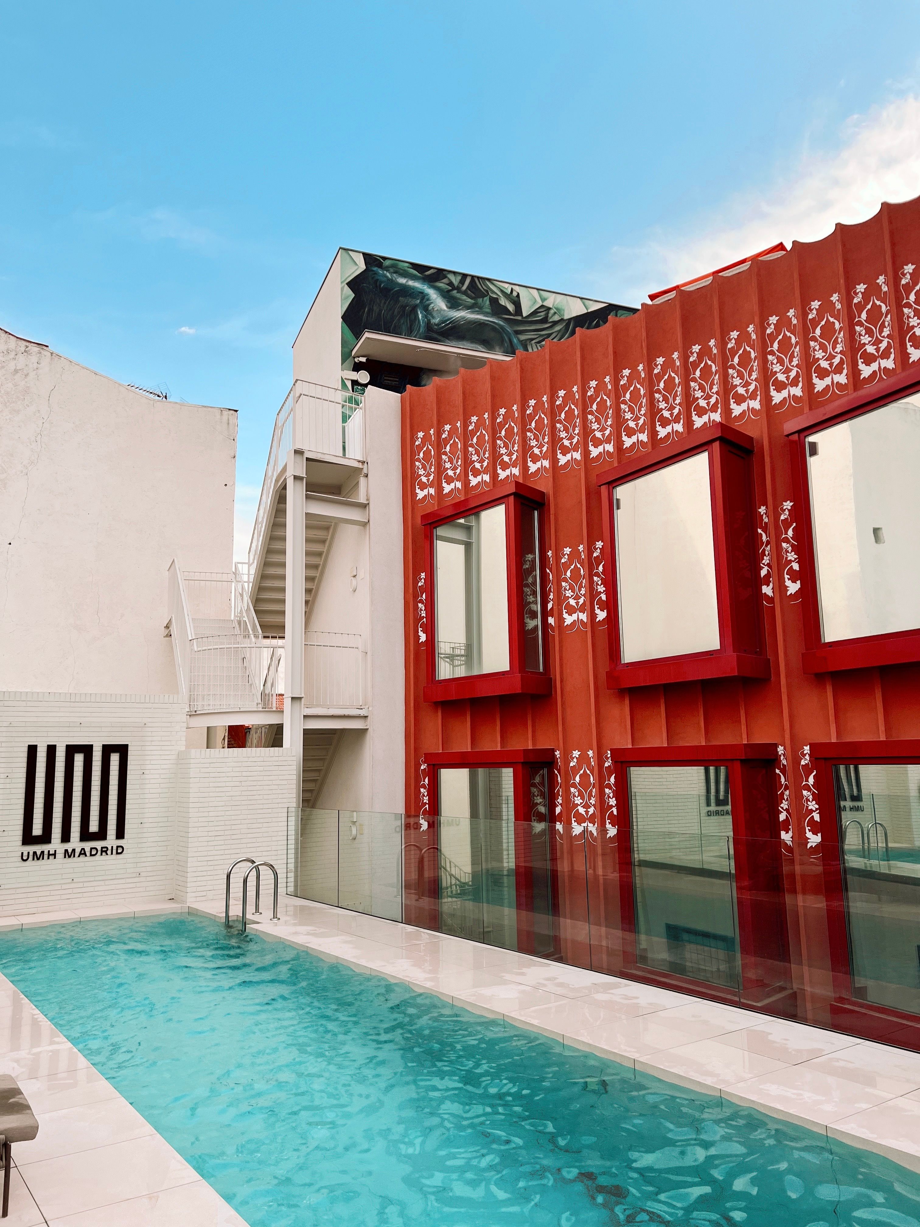 Modern Rooftop Pool at UNO Hotel, Madrid · Free Stock Photo
