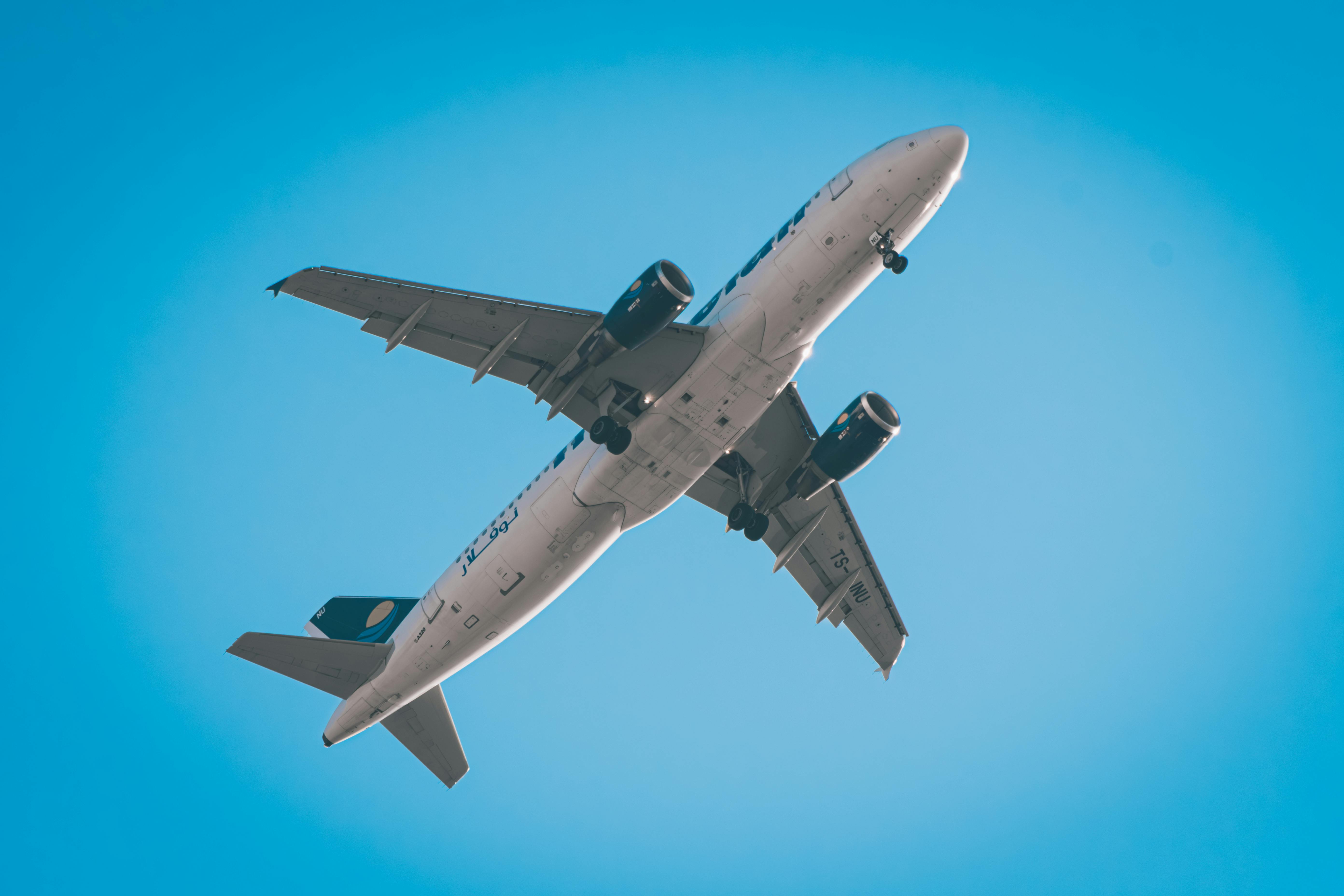 airline miles, frequent flyer, travel rewards, credit card points, airline alliances, Airlines & points — Photo by Mahmoud Ya