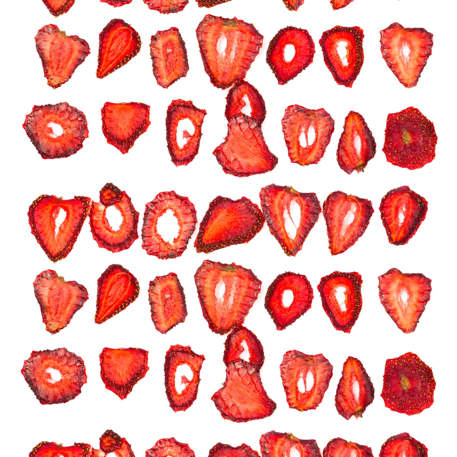 Tranches de fraises lyophilisées — texture préservée à 97% par sublimation à −40°C