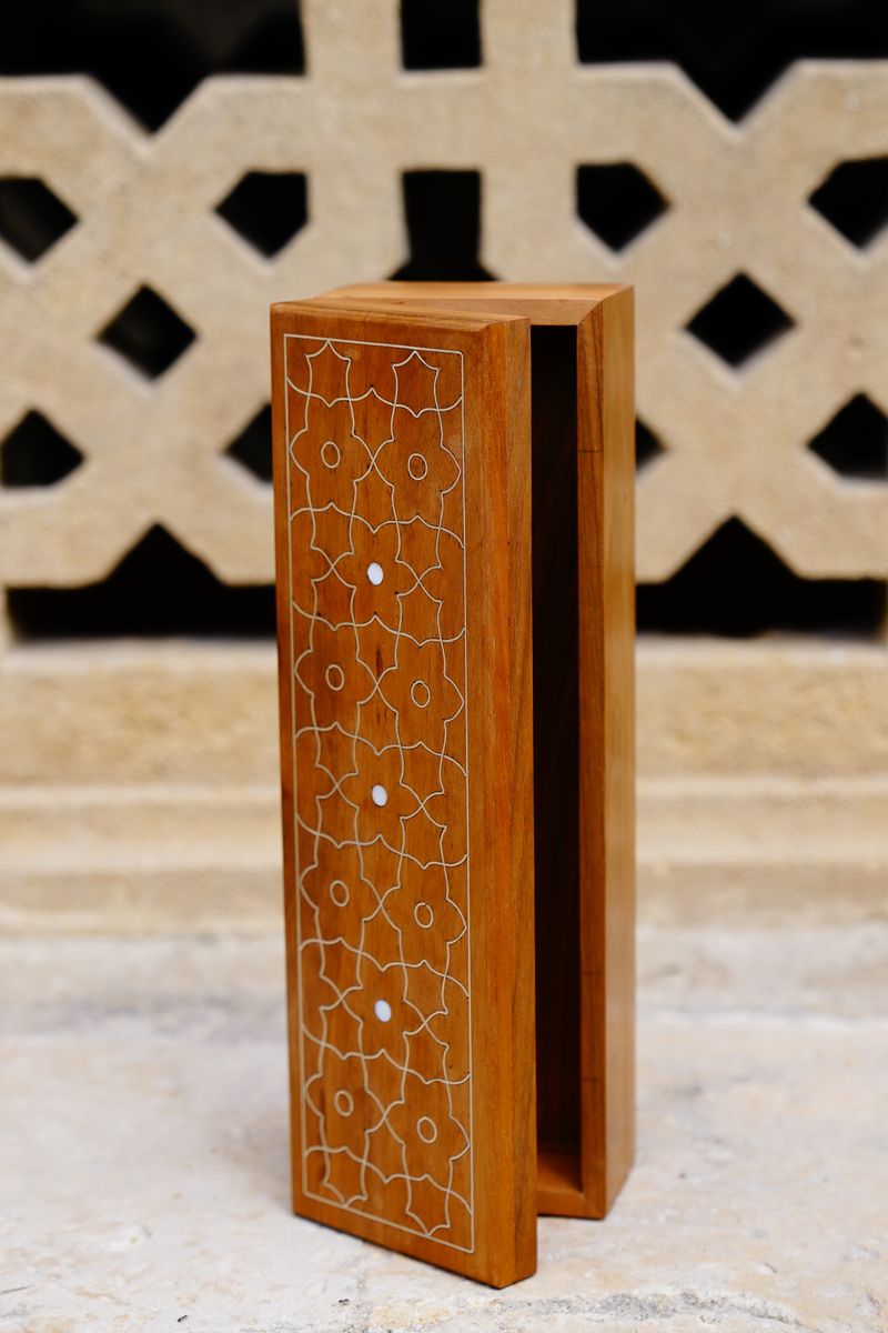 Thuya marquetry