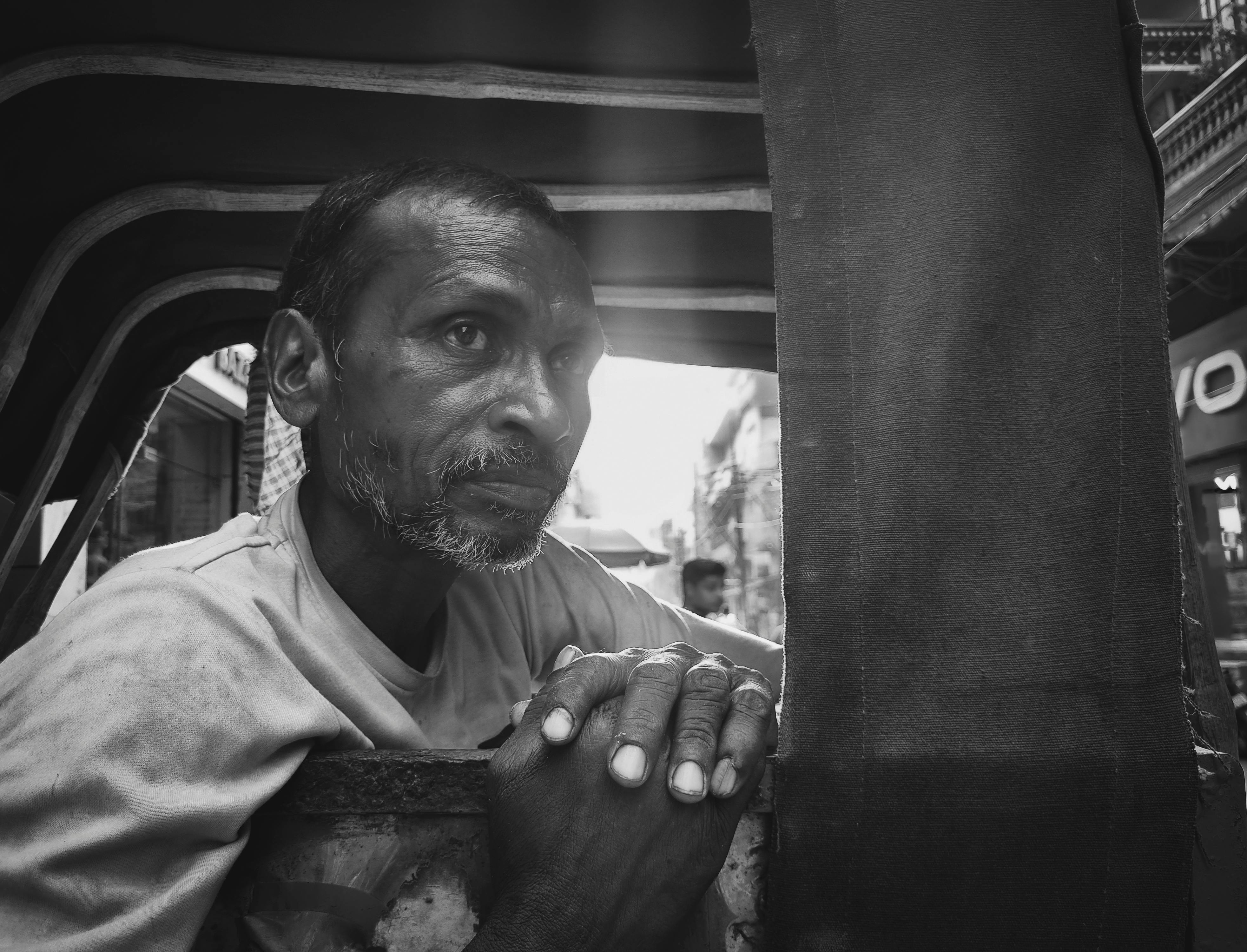 How the Emotional Labor of Sri Lankan Tuk-Tuk Drivers Teaches Us About Customer Service Excellence