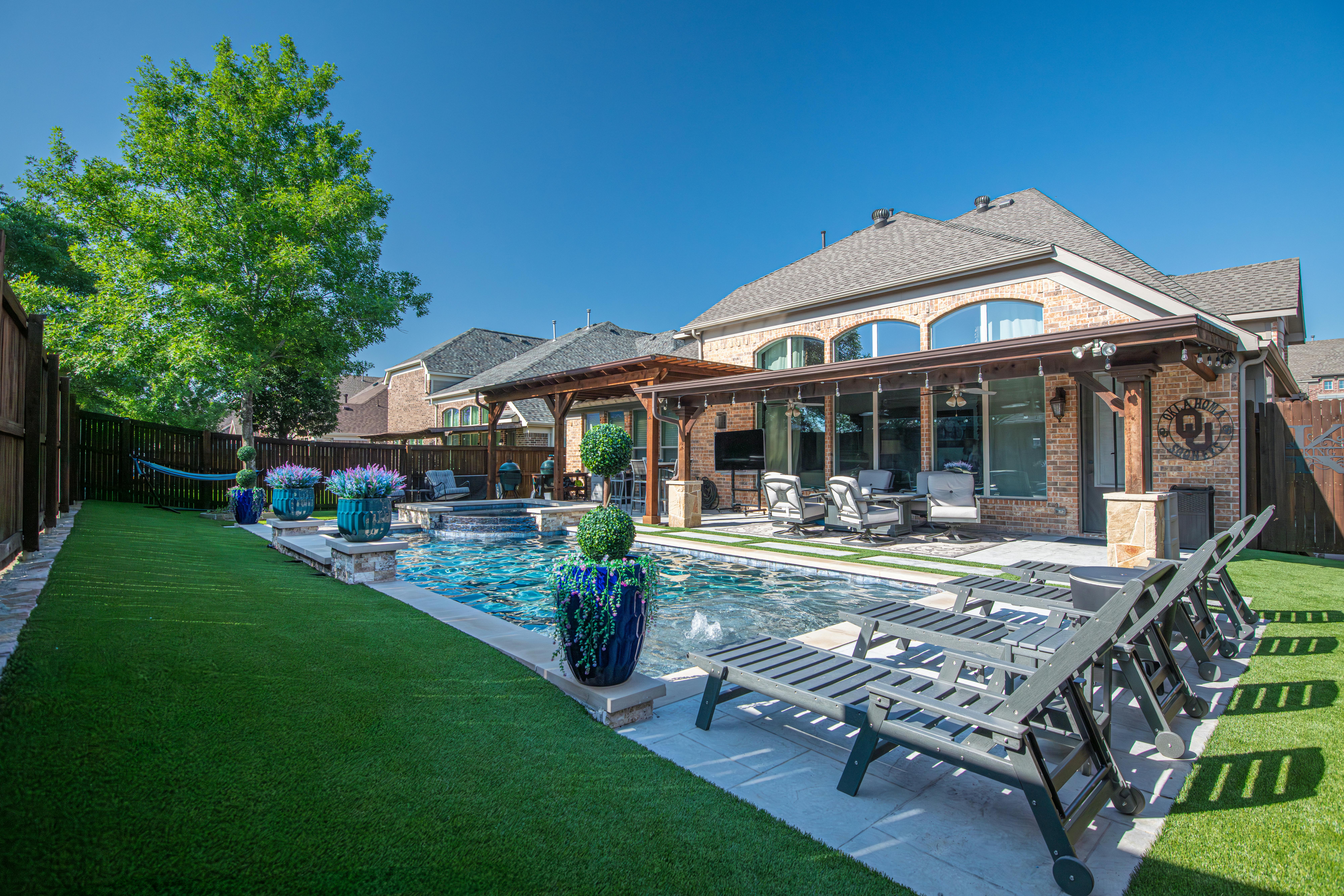 Suburban single family rental home in a growing Sunbelt neighborhood