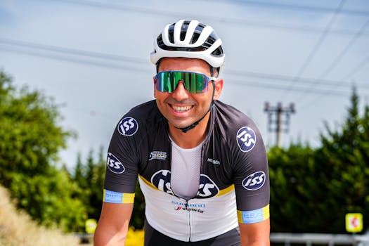A smiling cyclist during a sunny day bike race in Bursa, Türkiye.