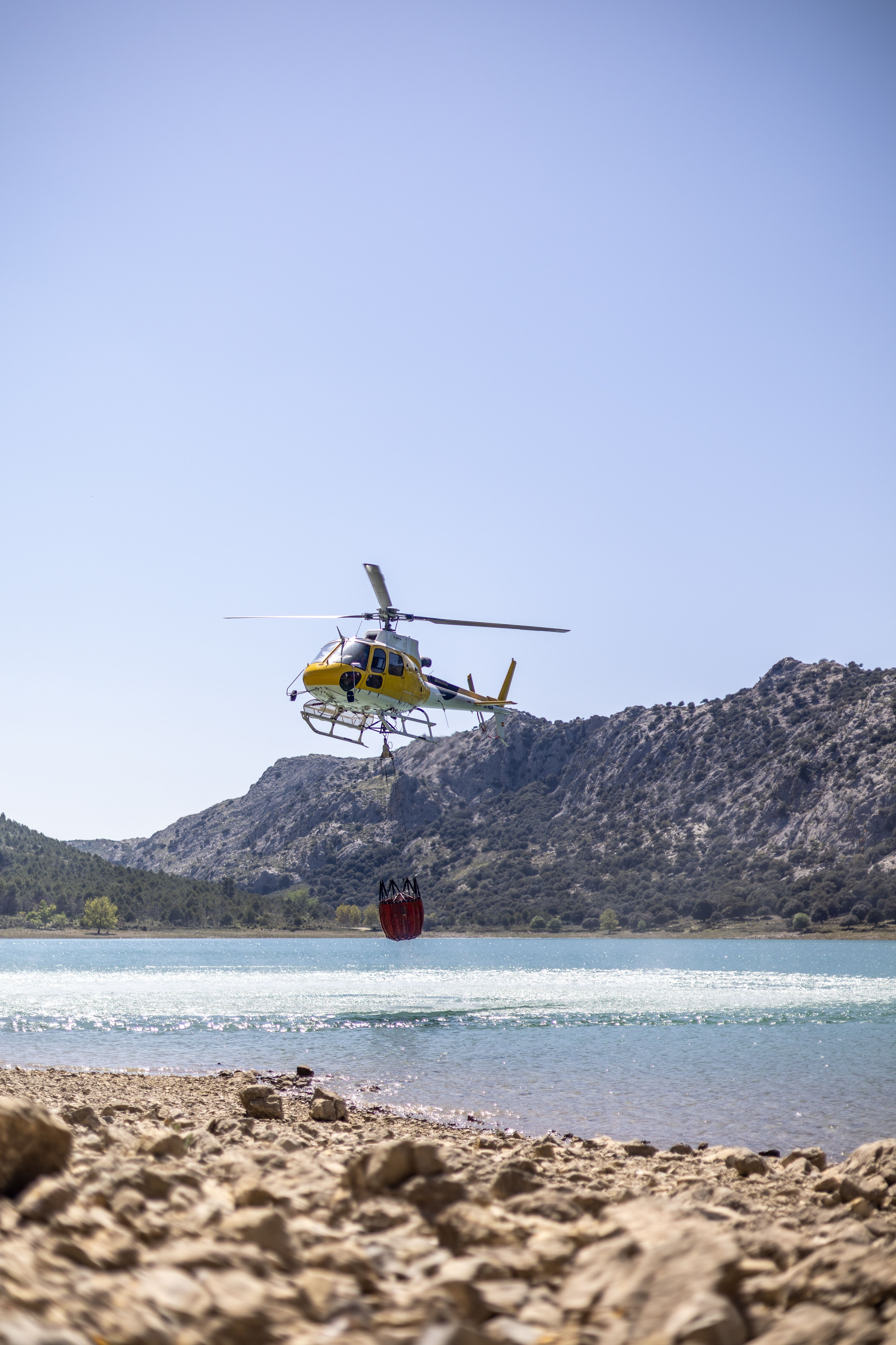 Mit Bagger und Hubschrauber: Wie laufen die Rettungsmaßnahmen in Nepal
