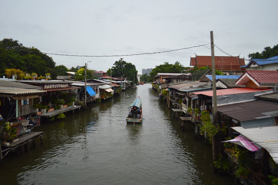 The Spirit Houses of Thailand Protecting and Appeasing The Spirit Houses of Thailand Protecting and Appeasing