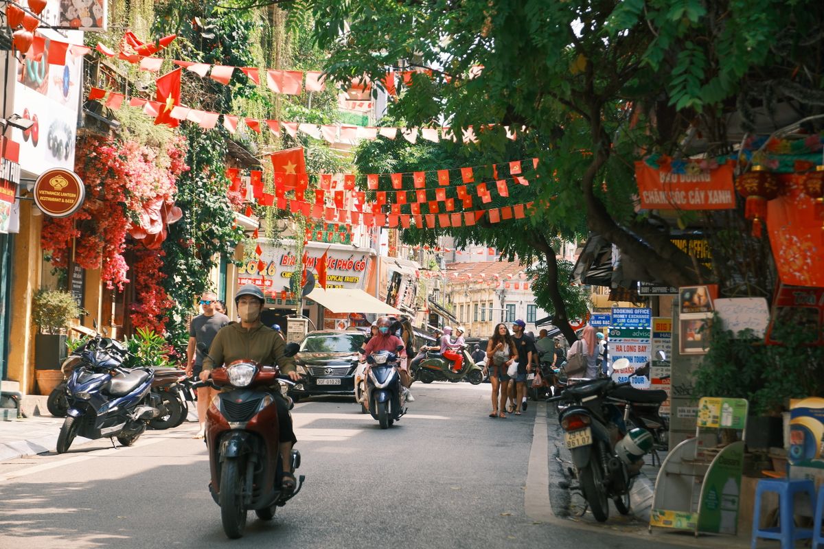 Hanoi — A city paced by lakes, old streets and everyday rituals (4)