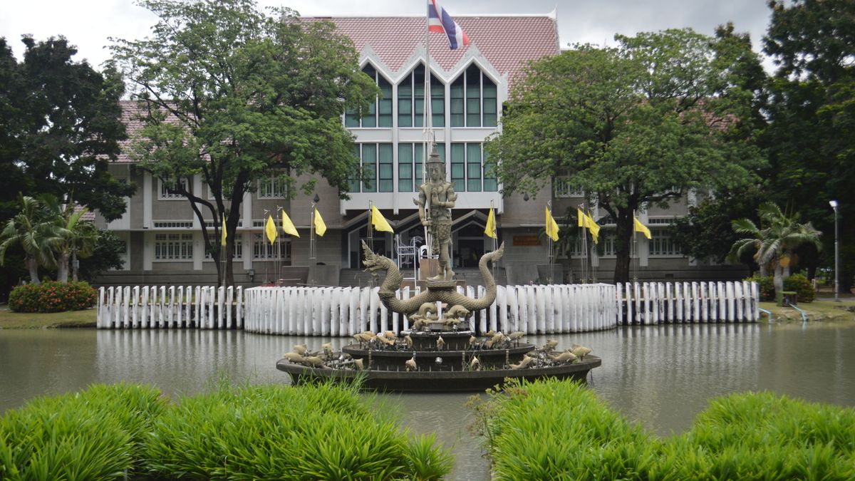 Australian authorities have charged French women with drug smuggling from Thailand.