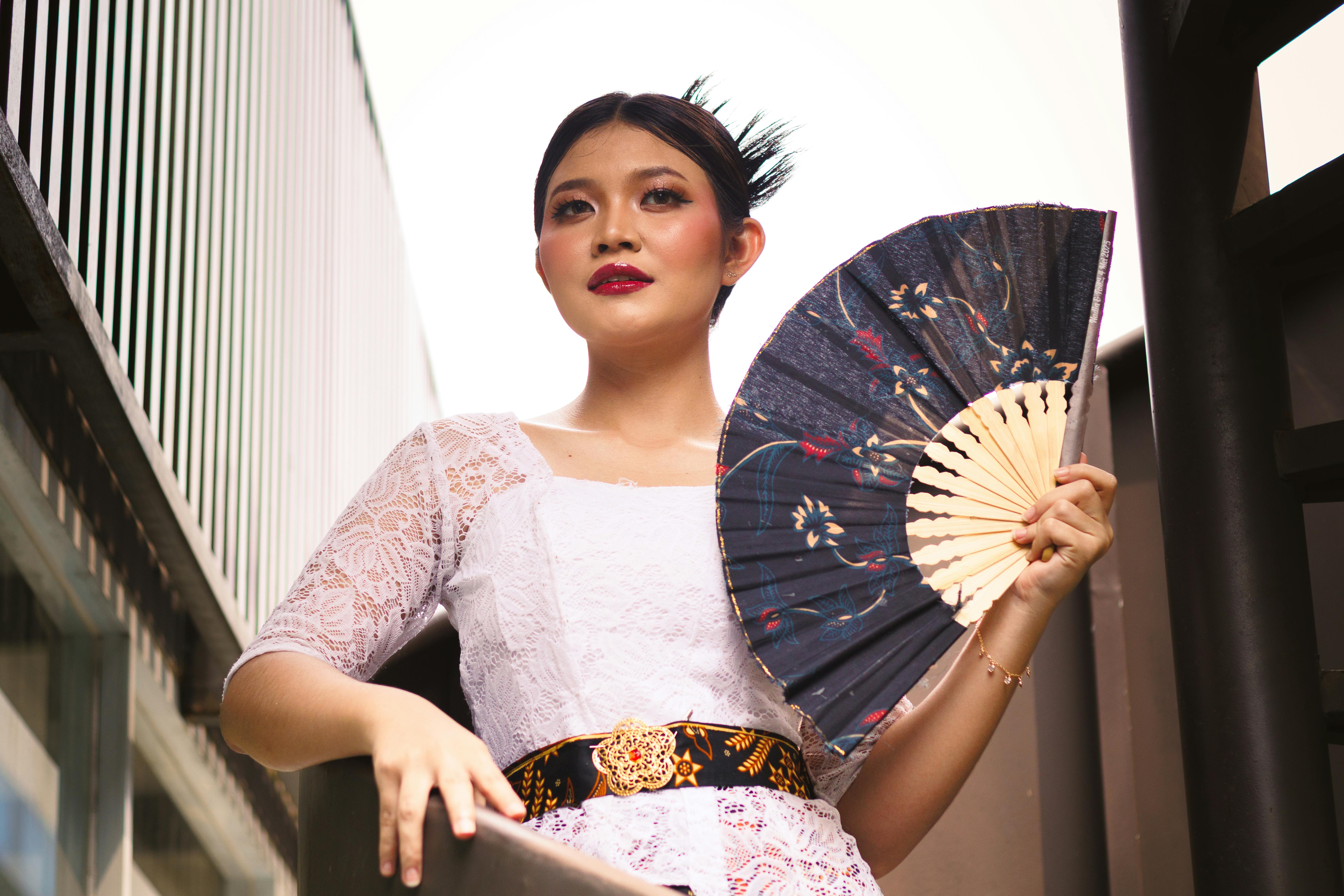 Style Fashionable: How to Dress Smart and Trendy in 2025