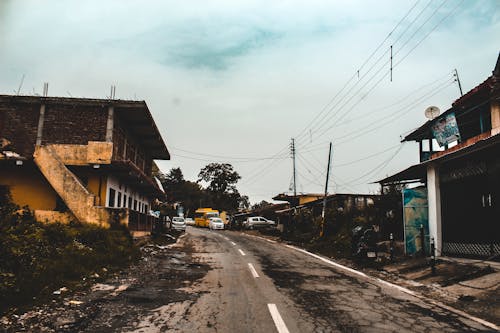 Veículos Estacionados Na Estrada