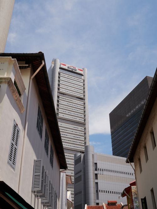 Free Urban skyline view showcasing the Singtel building in Singapore. Stock Photo