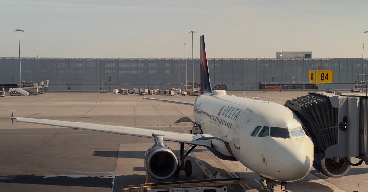 United Airlines (UAL) Q2 consolidated passenger load factor 83%-84%?