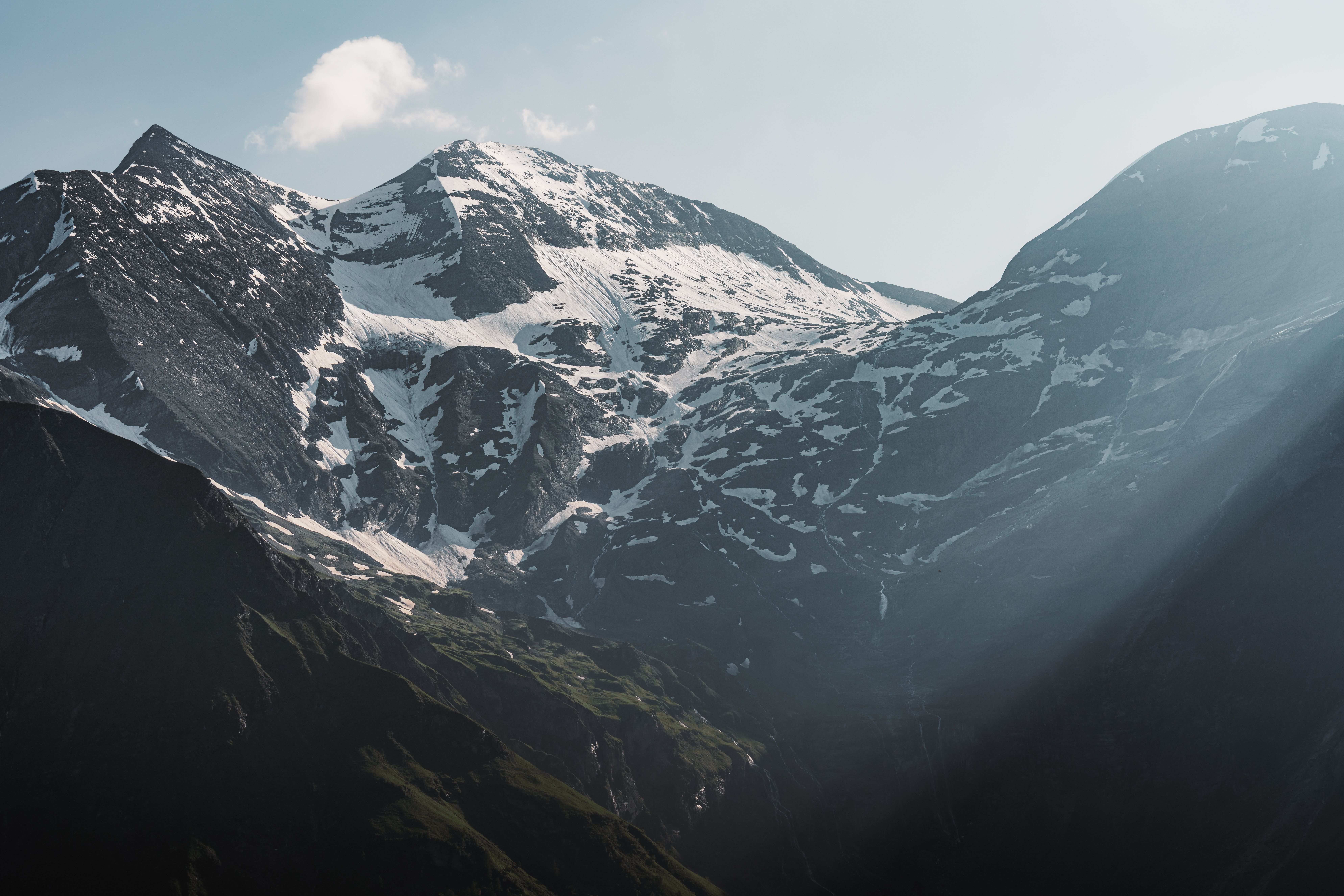 Majestic Snow-Capped Mountain Peaks in Austria · Free Stock Photo