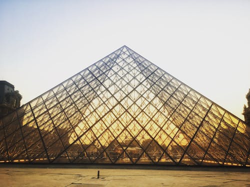 Louvre Museum Während Der Goldenen Stunde