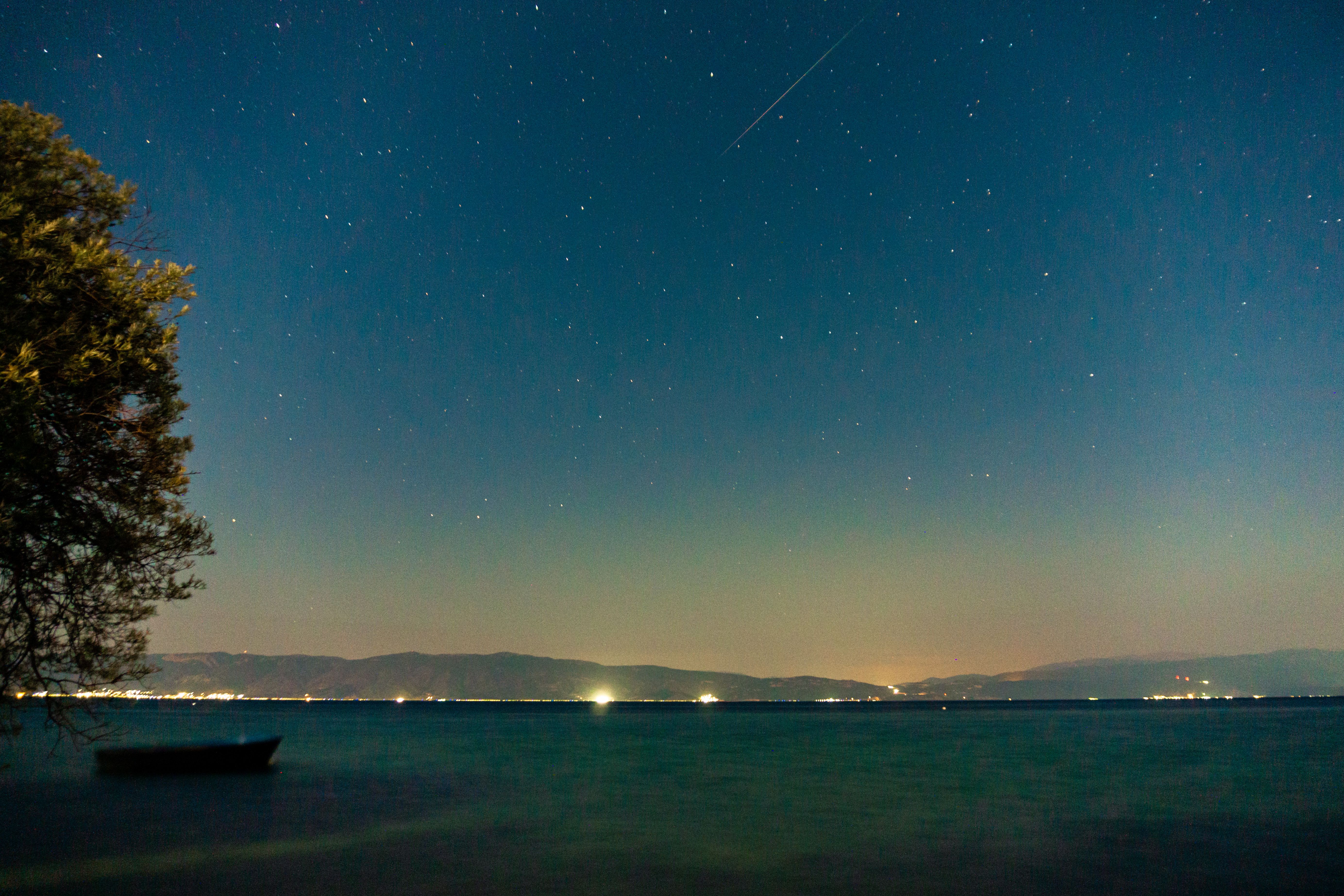 How a giant meteor strike created Ghana's Lake Bosumtwi and its rich gold deposits news update image
